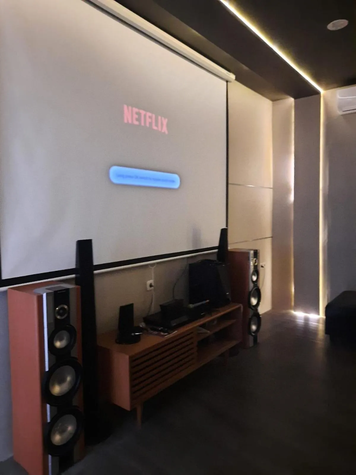 Game Room in Vila Batu Bale-Bale