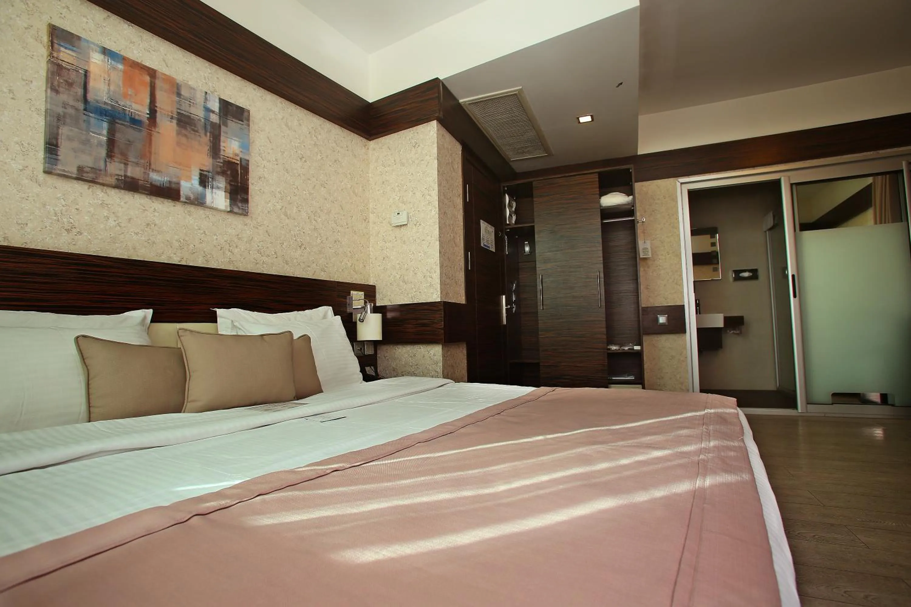 Bedroom in Wes Hotel