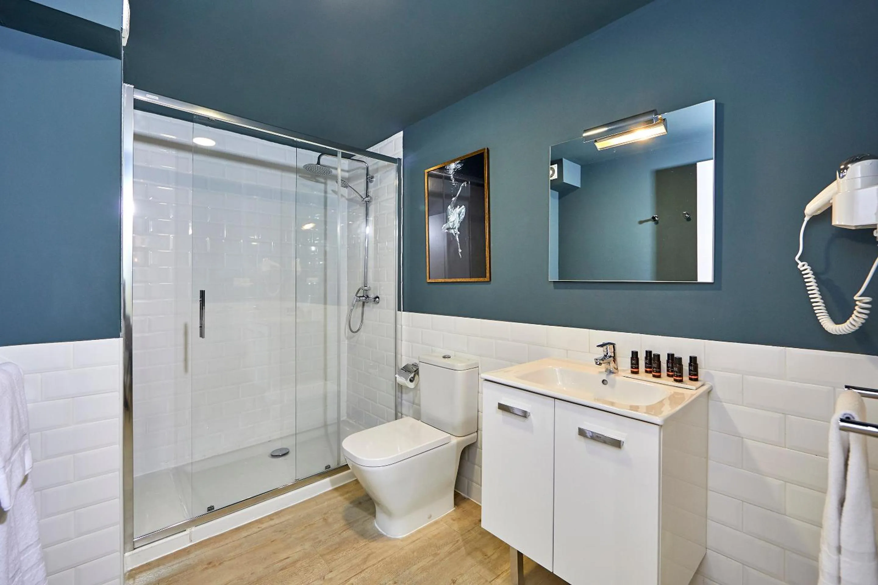 Shower in L&H La Latina Selection