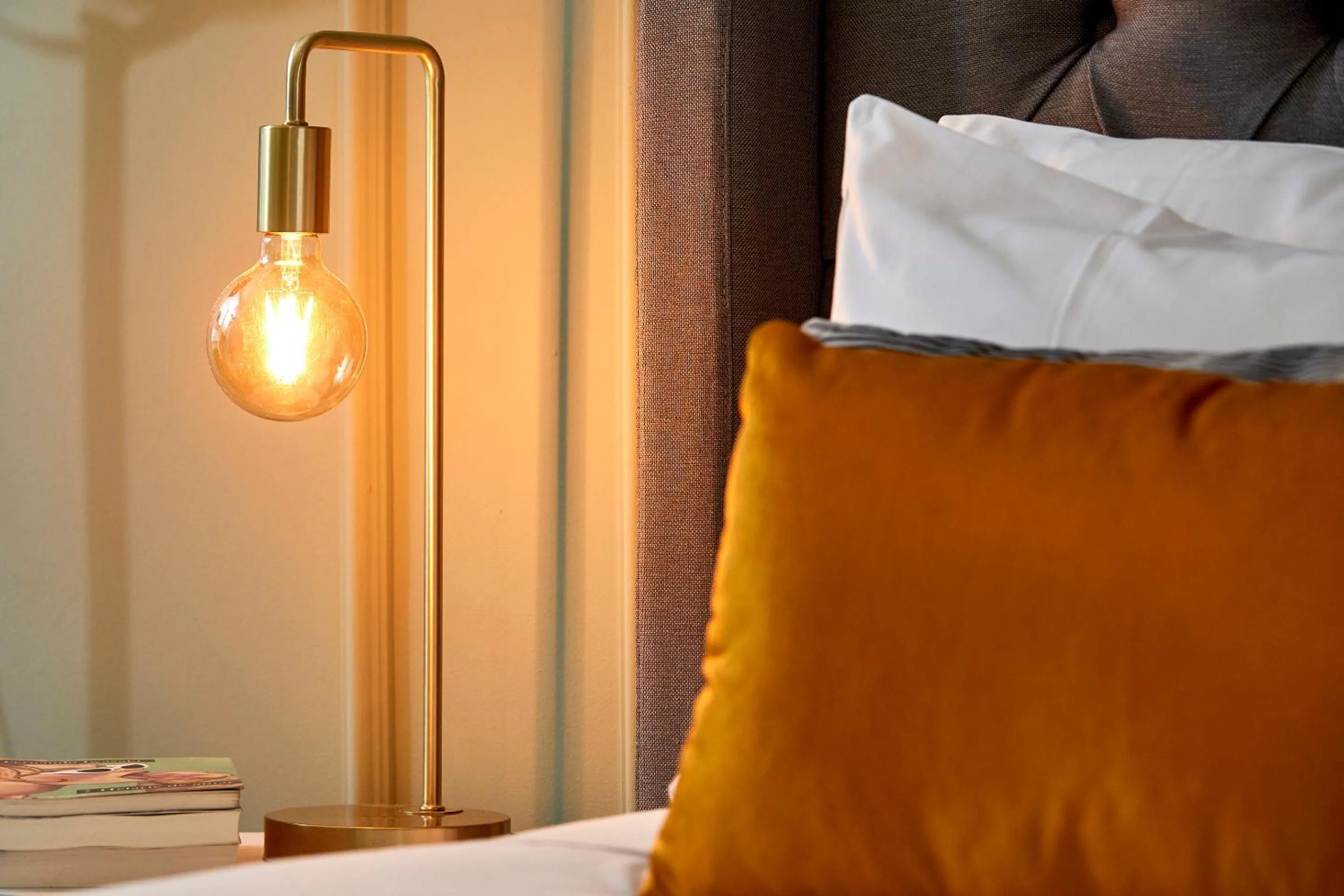 Living room, Bed in L&H La Latina Selection