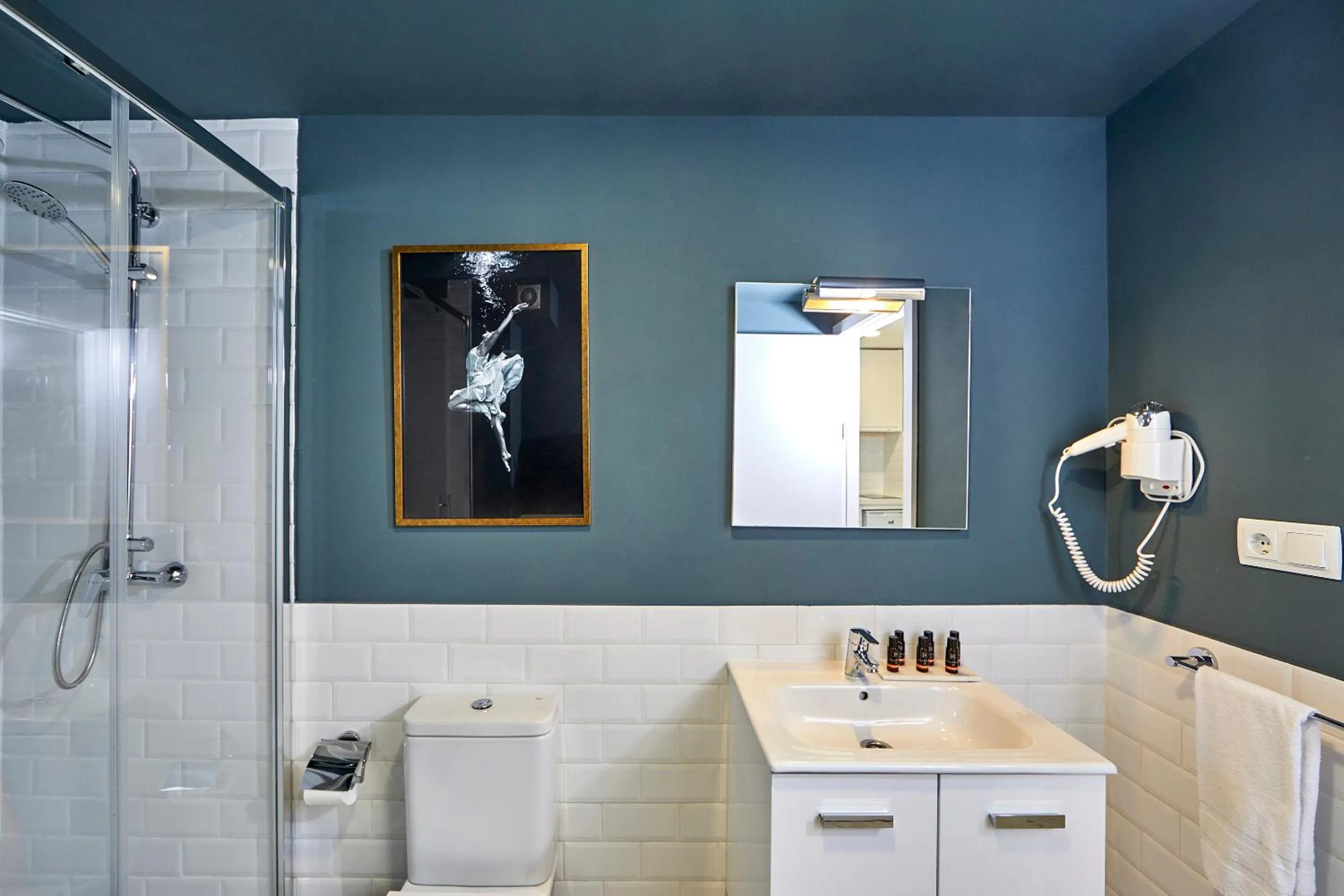 Bathroom in L&H La Latina Selection