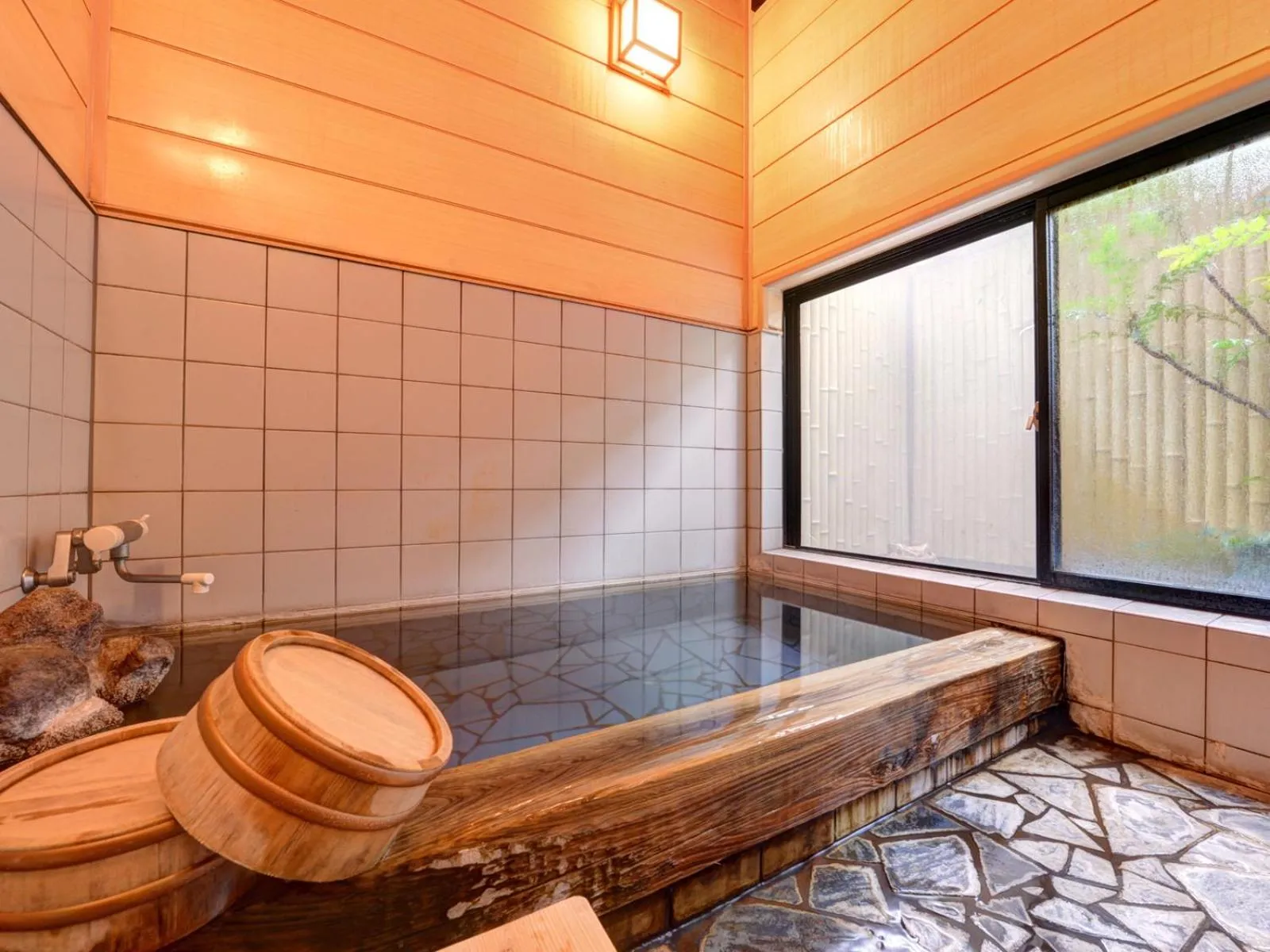 Hot Spring Bath in Yufuin Yamaboushi