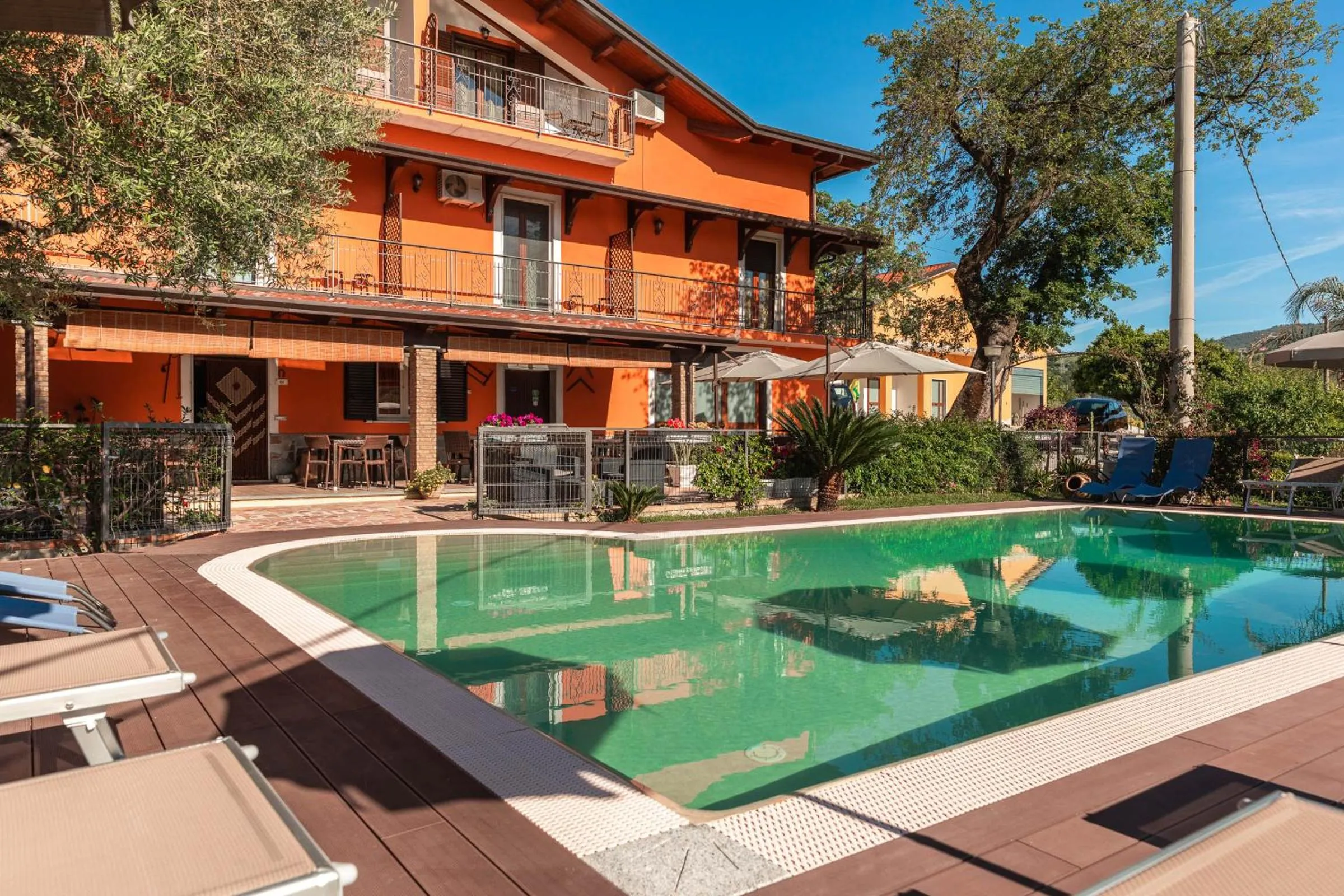 Pool view in B&B La Mortella