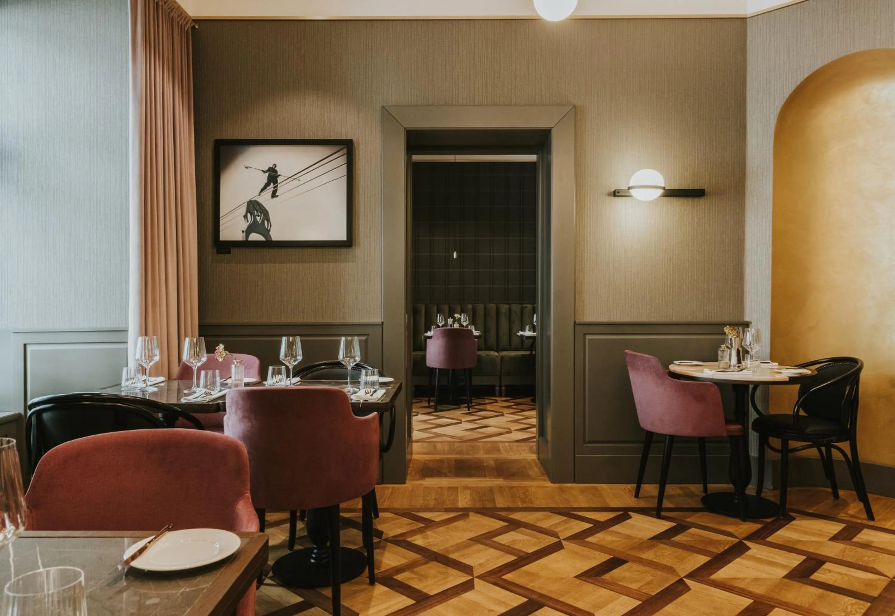 Restaurant/places to eat in Hotel Saski Krakow Curio Collection by Hilton