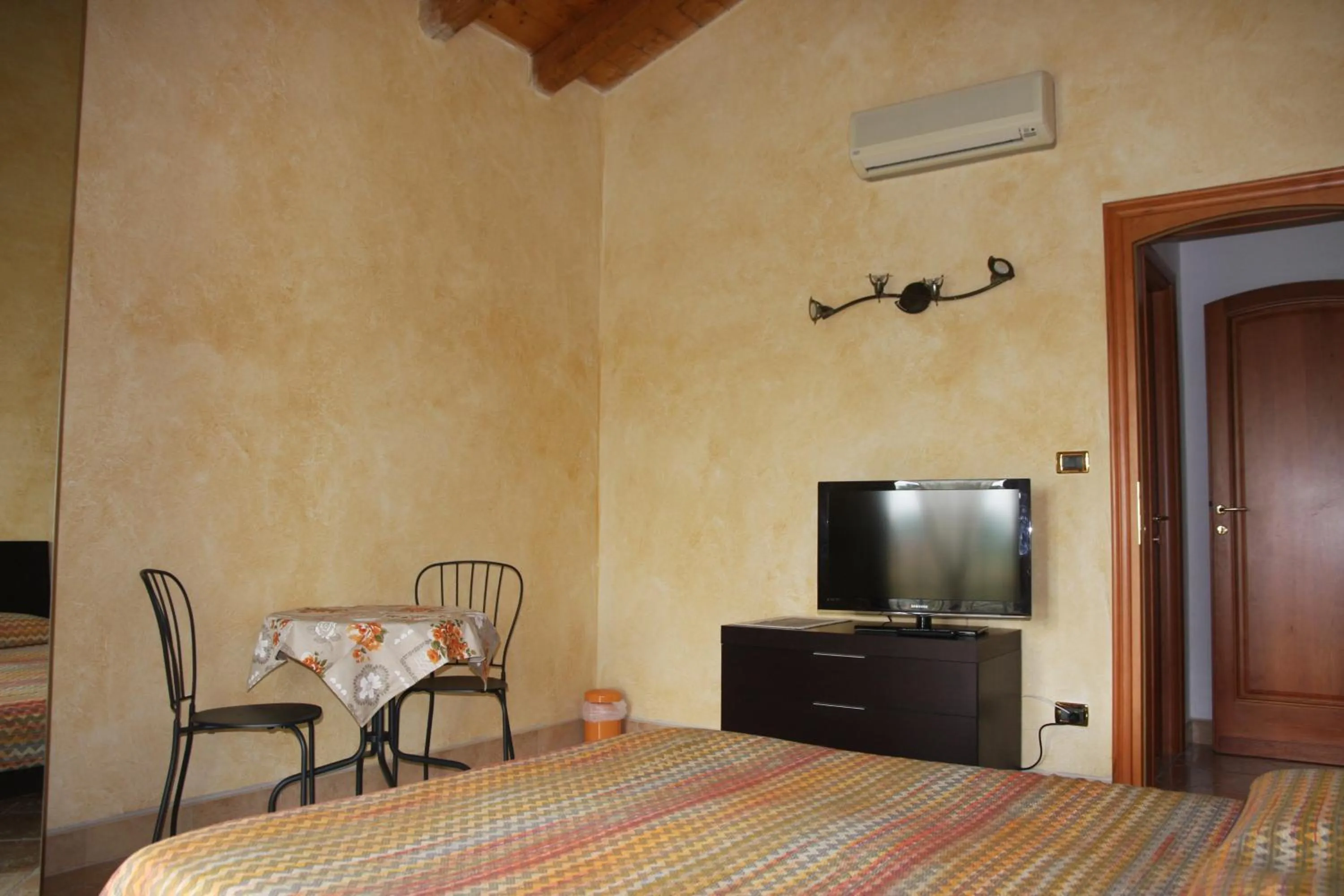 Photo of the whole room in B&B Oasi