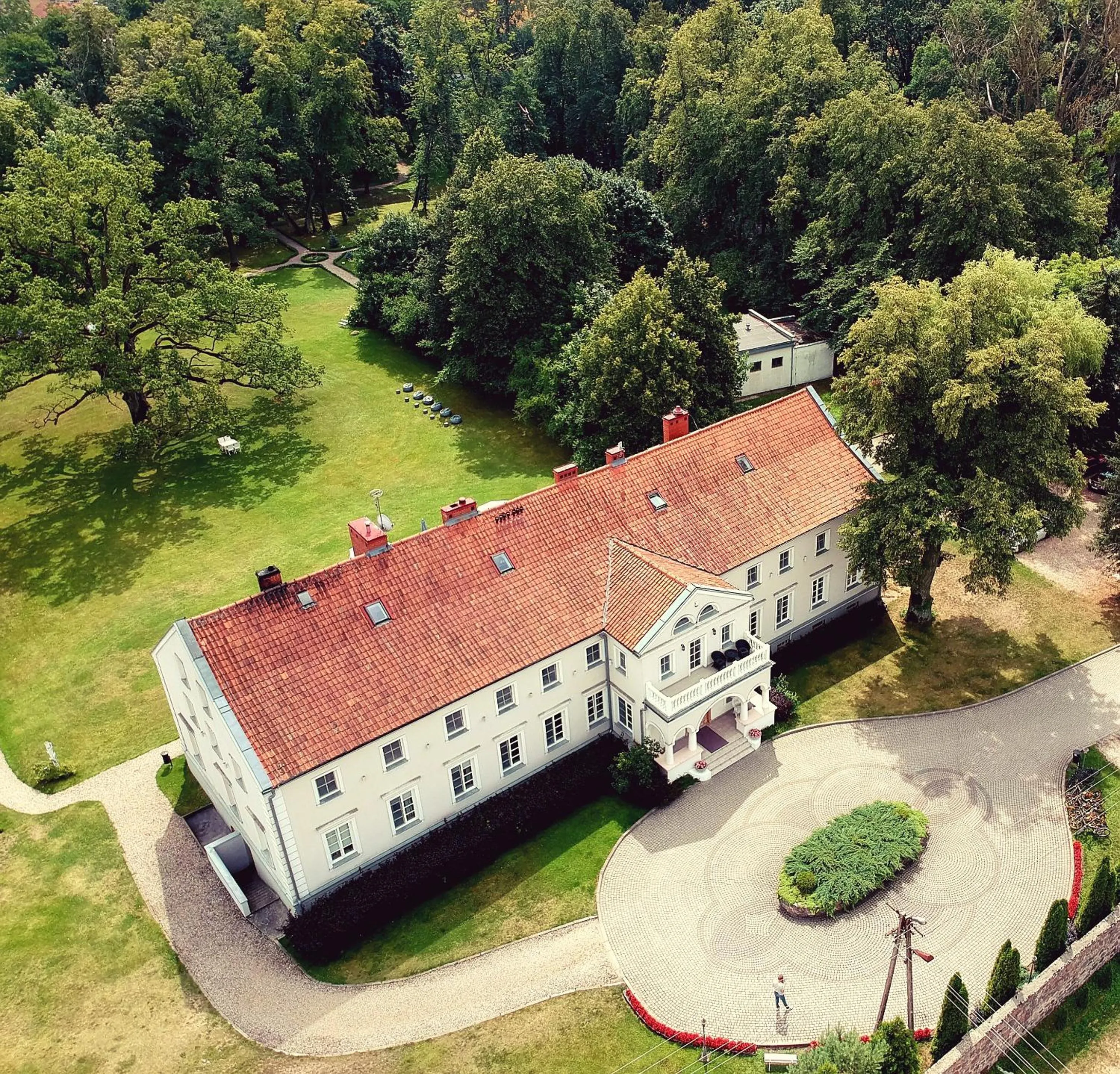 Property building in Dwór Kaliszki