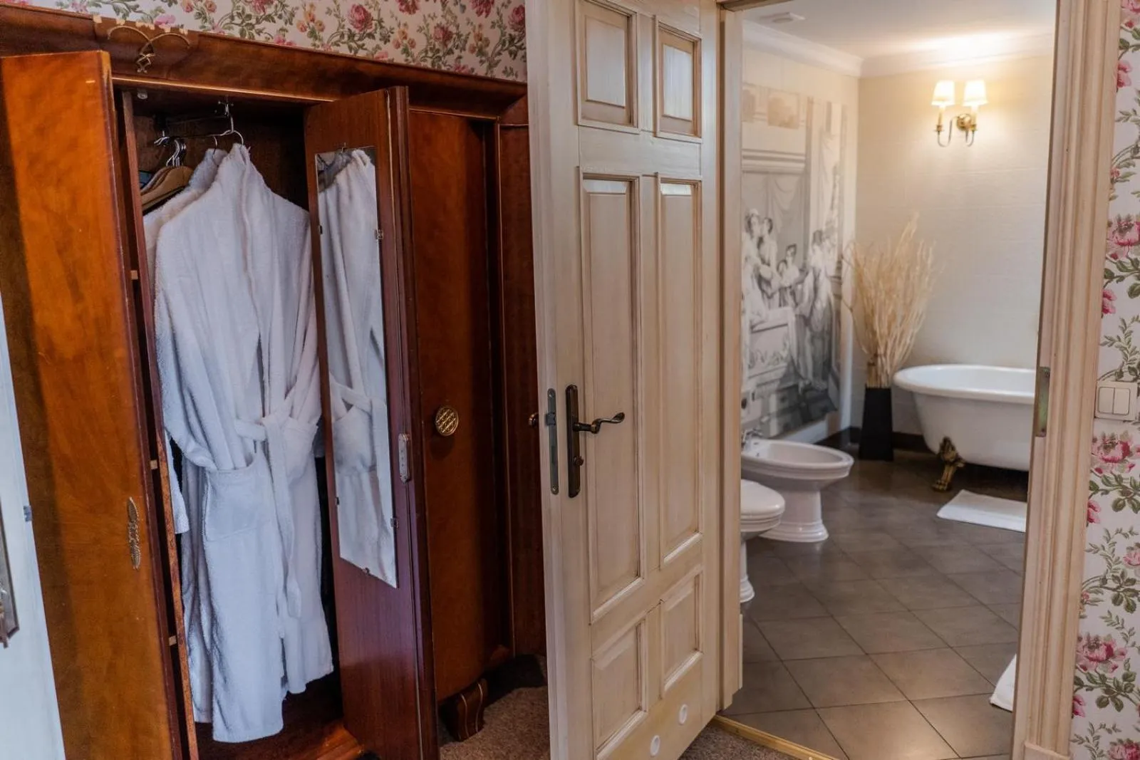 wardrobe in Dwór Kaliszki