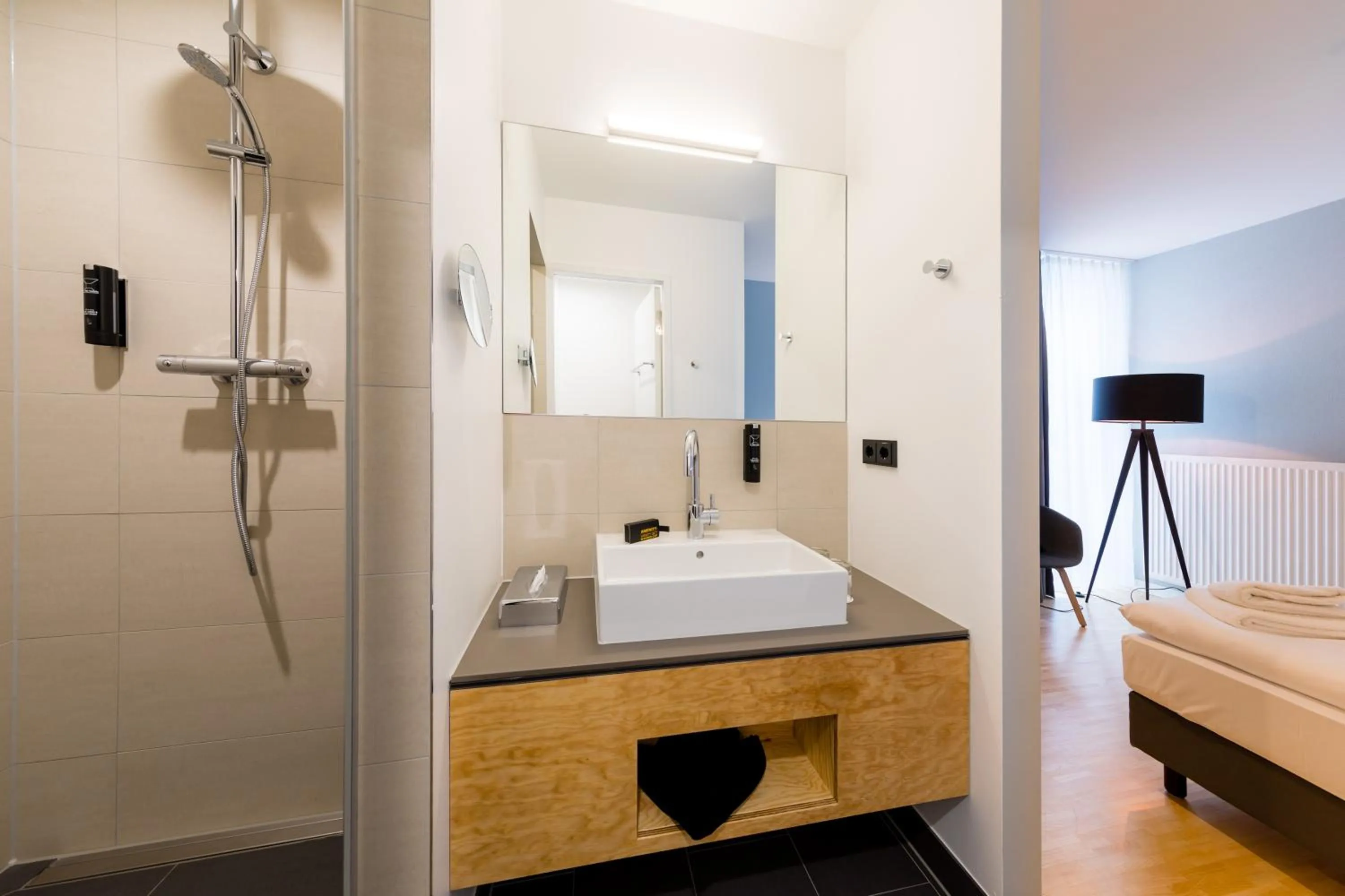 Bathroom, Bed in mk | hotel münchen city