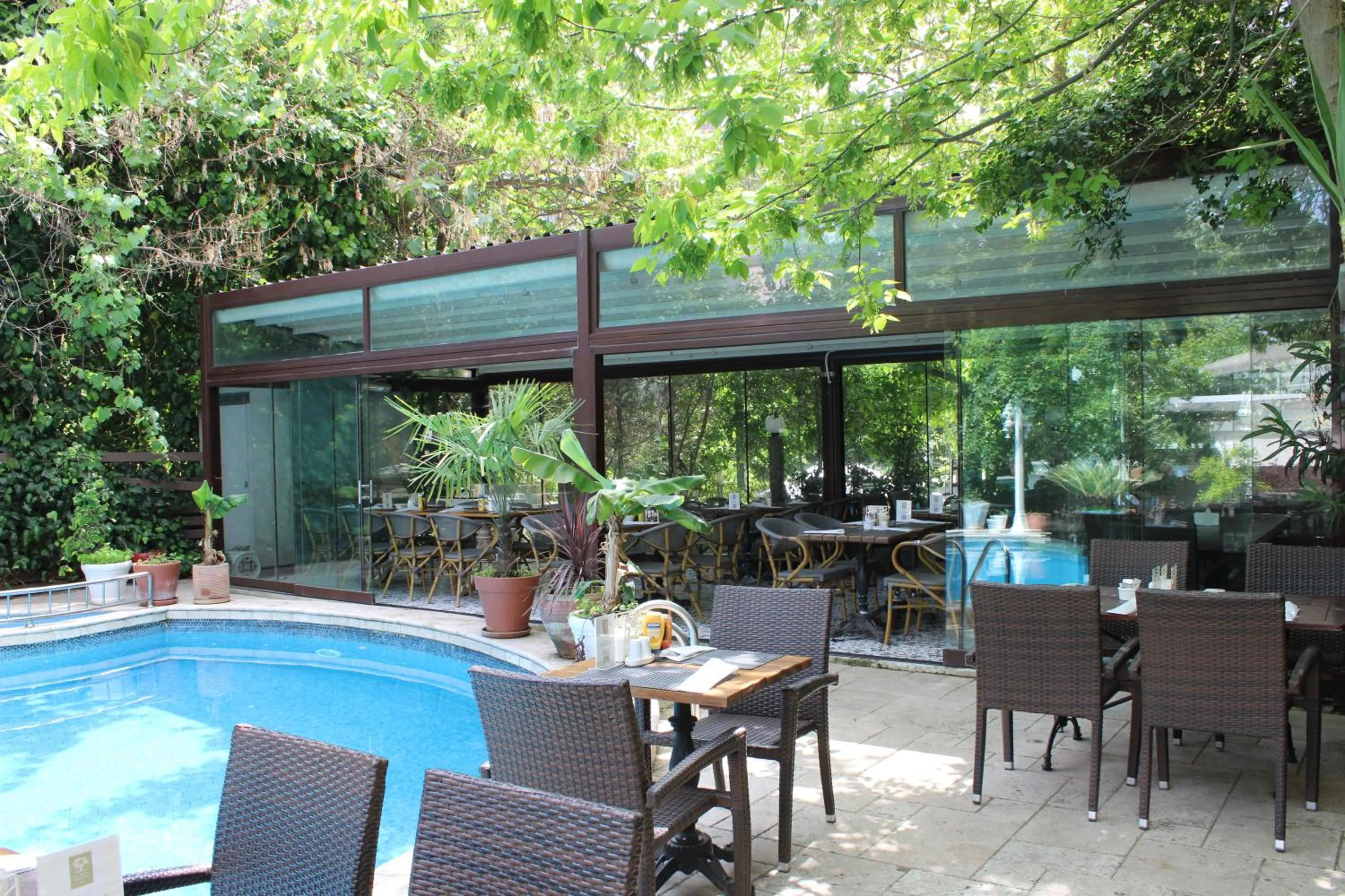 Restaurant/places to eat in Villa Blanche Hotel SPA & Garden Pool