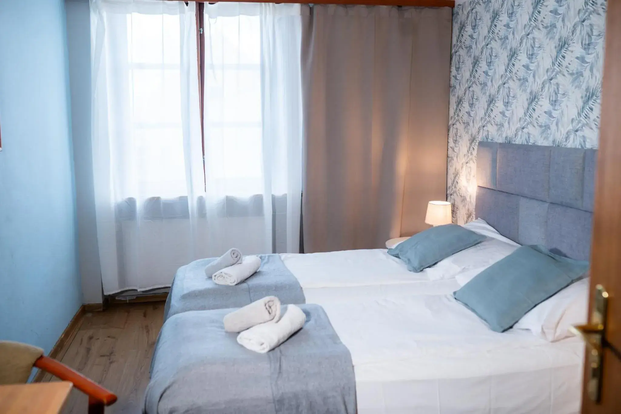 Twin Room with Shared Bathroom in Dom Zachariasza Zappio Twin Room with Shared Bathroom in Dom Zachariasza Zappio