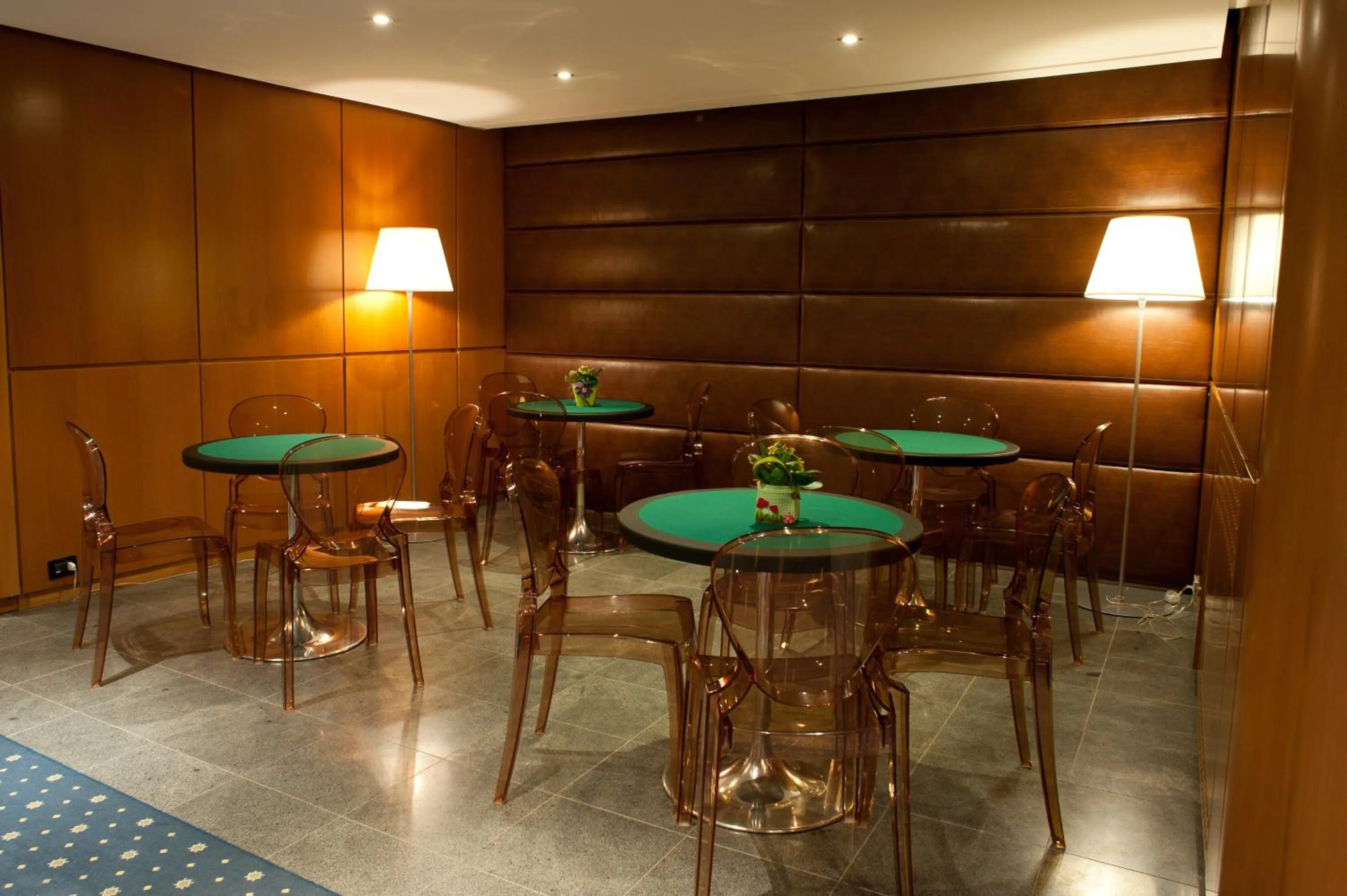 Lounge or bar in Hotel Rivè - Complesso Turistico Campo Smith