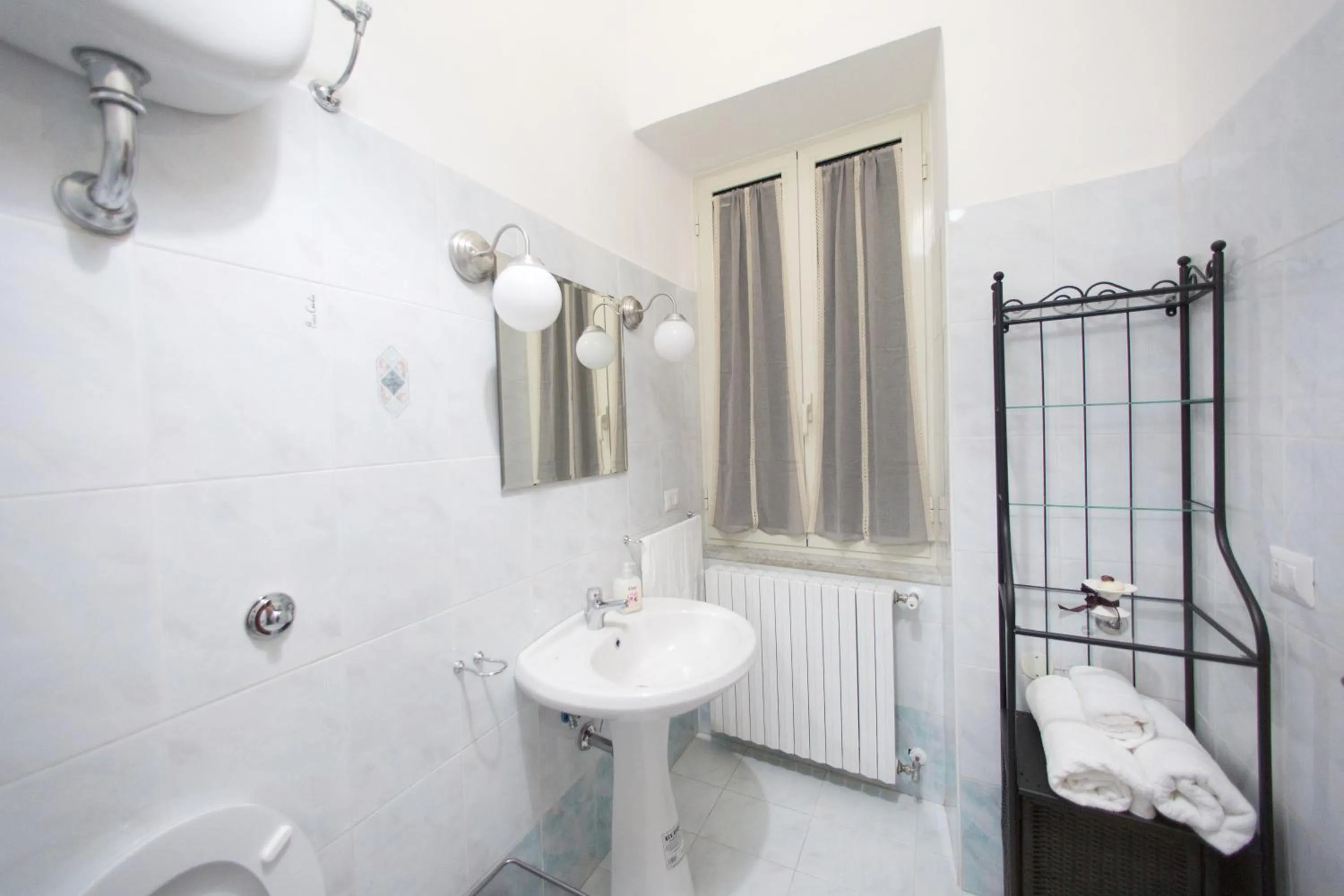 Bathroom in Giualduomo B&B