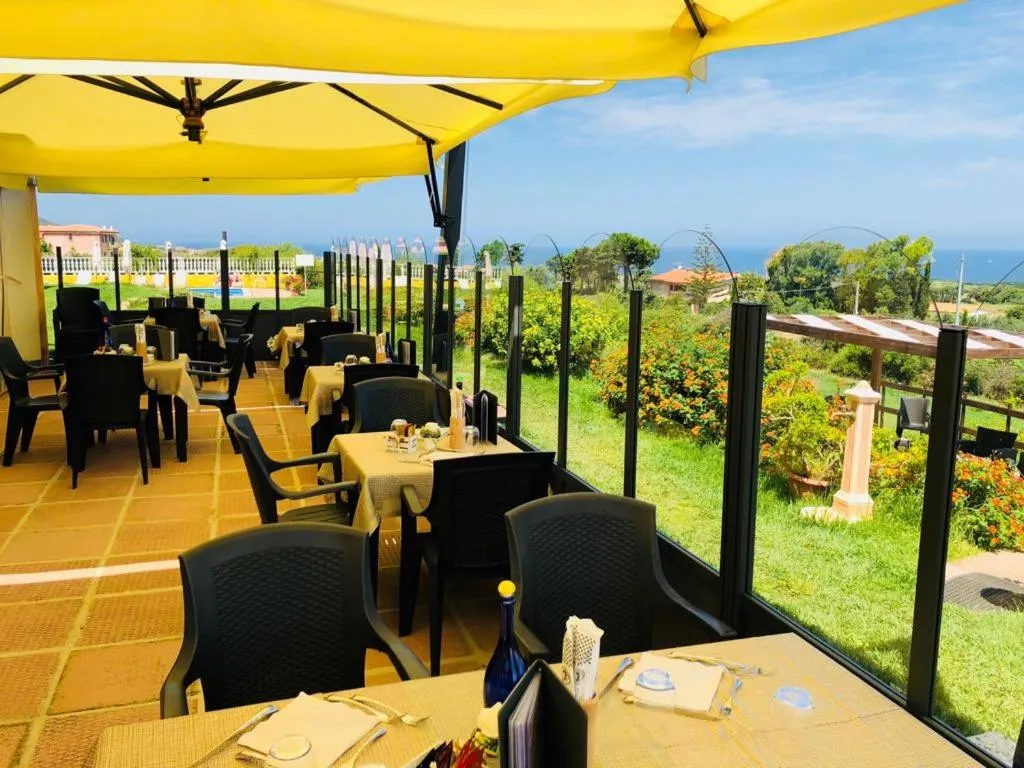 Restaurant/places to eat in Abbaidda Hotel