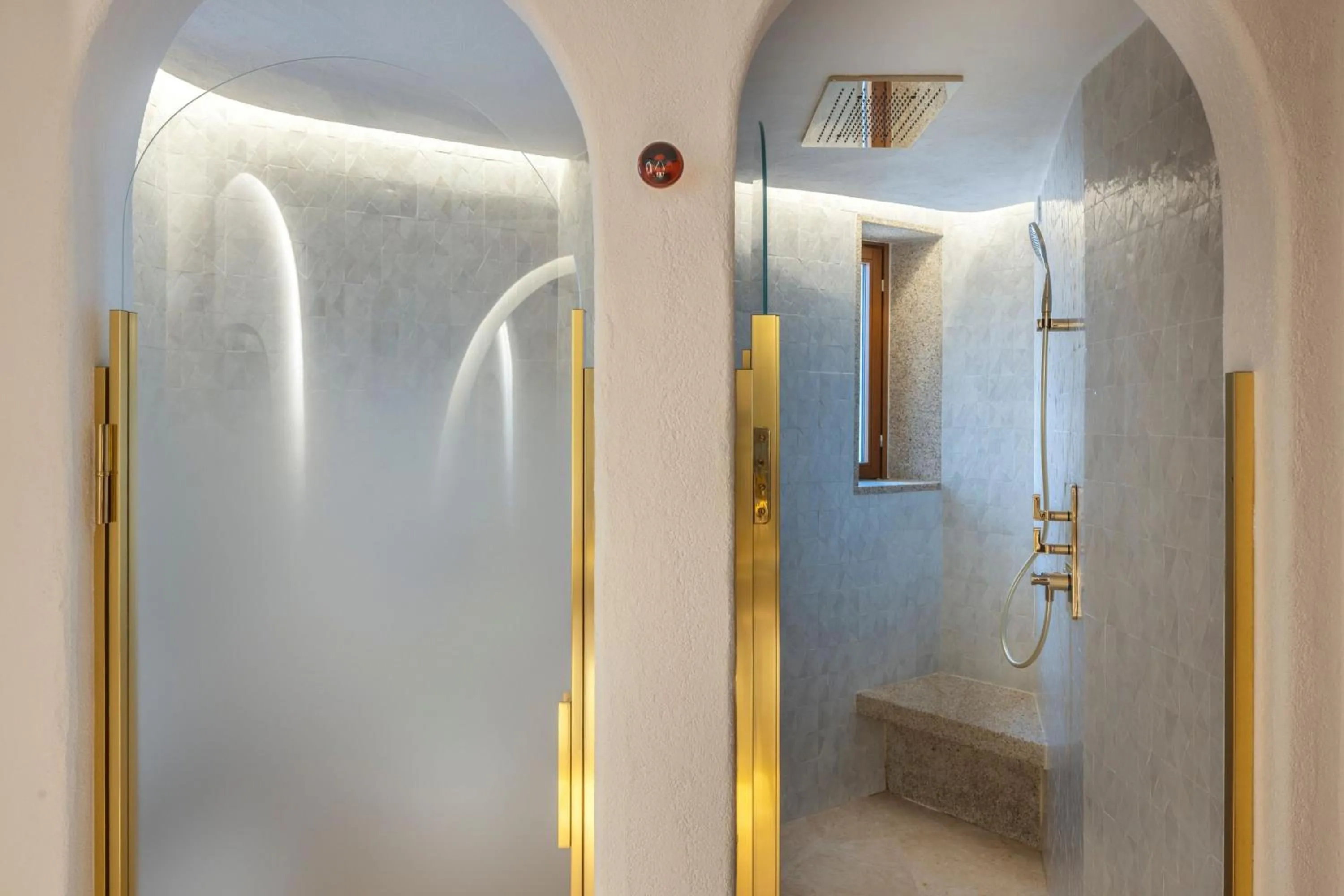 Bathroom in Hotel Cala di Volpe, a Luxury Collection Hotel, Costa Smeralda