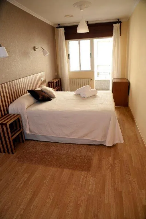 Photo of the whole room in Hotel Villa De Ribadeo