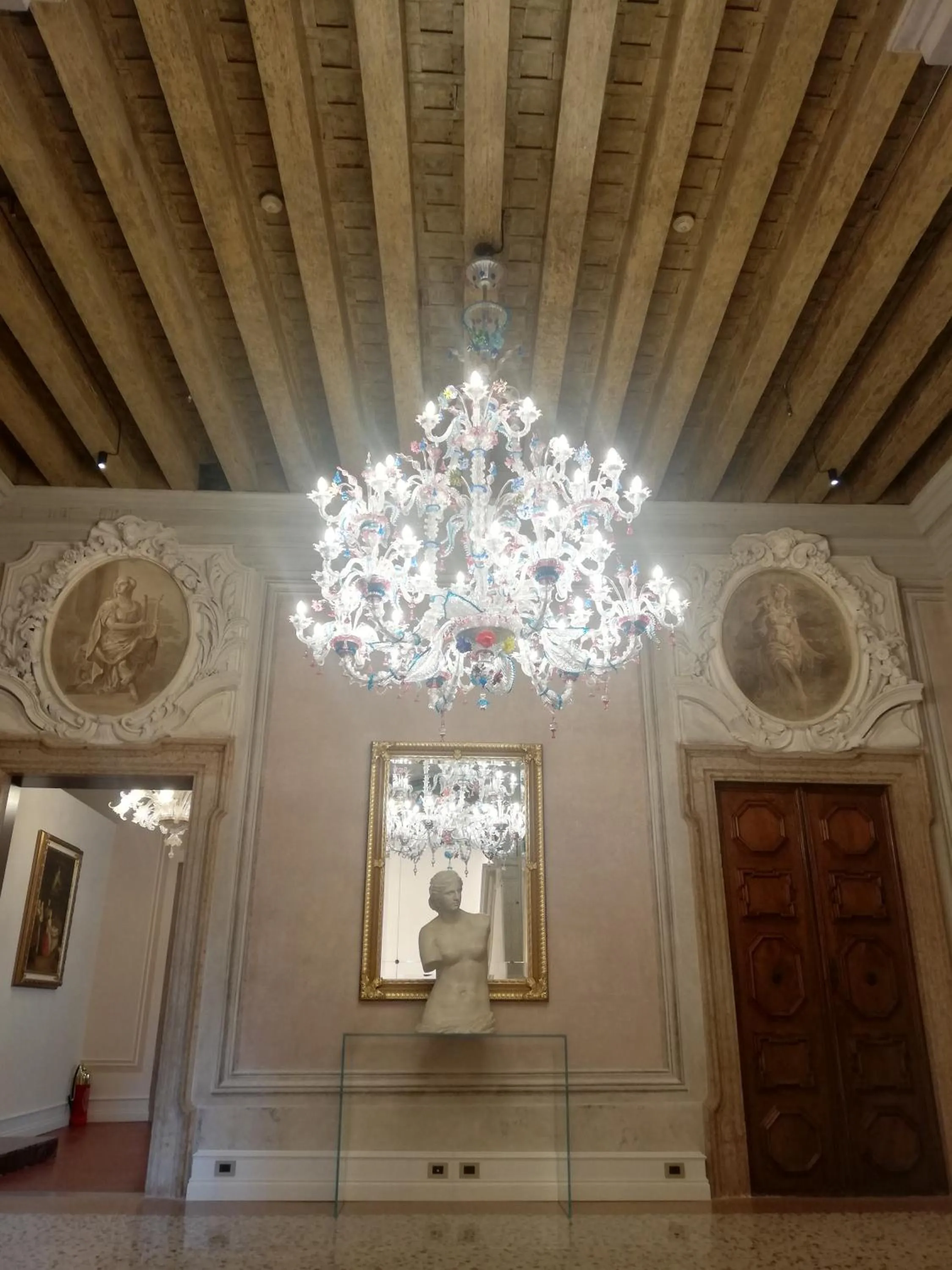 Communal lounge/ TV room in Hotel Palazzo Giovanelli e Gran Canal