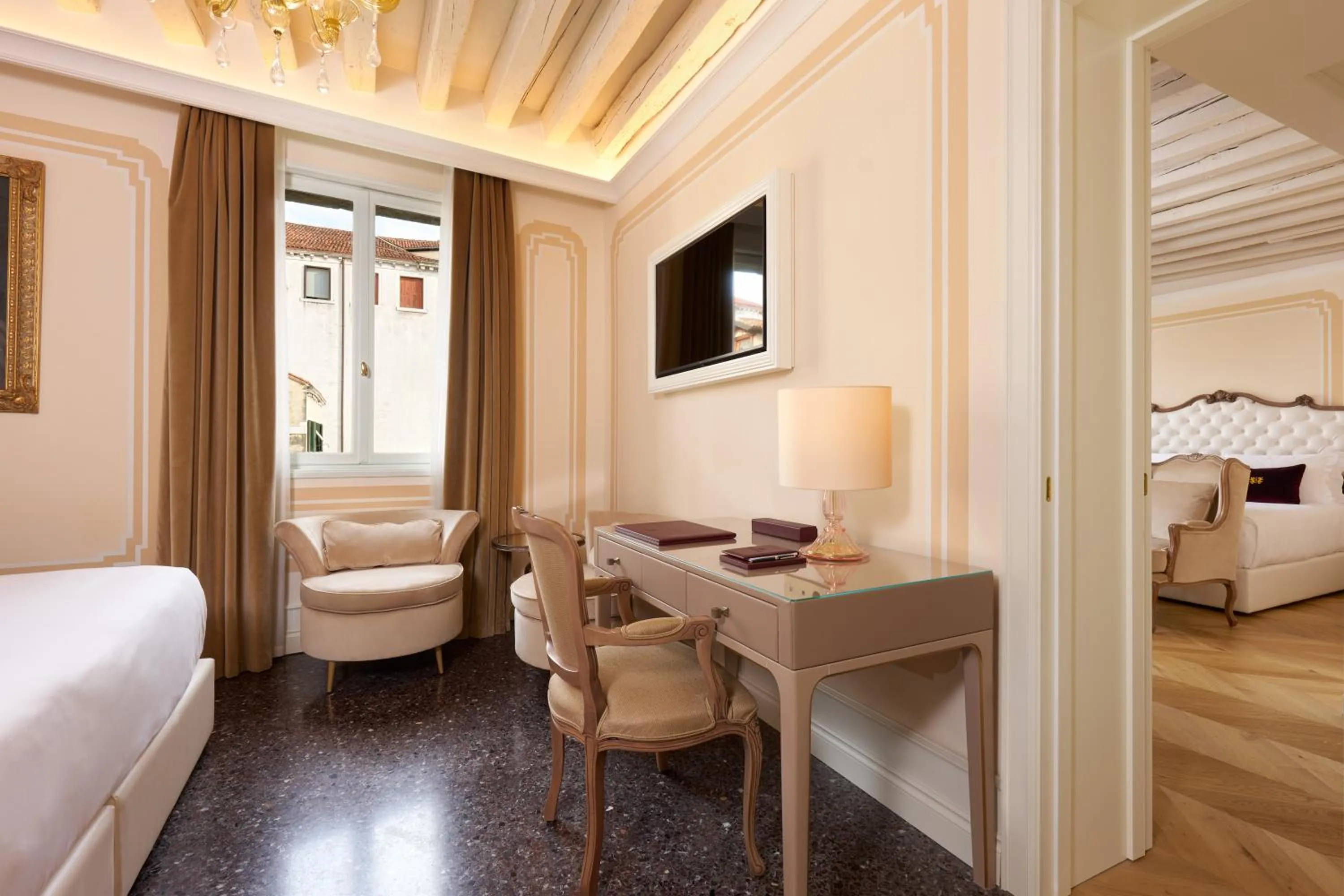 Photo of the whole room, Bed in Hotel Palazzo Giovanelli e Gran Canal