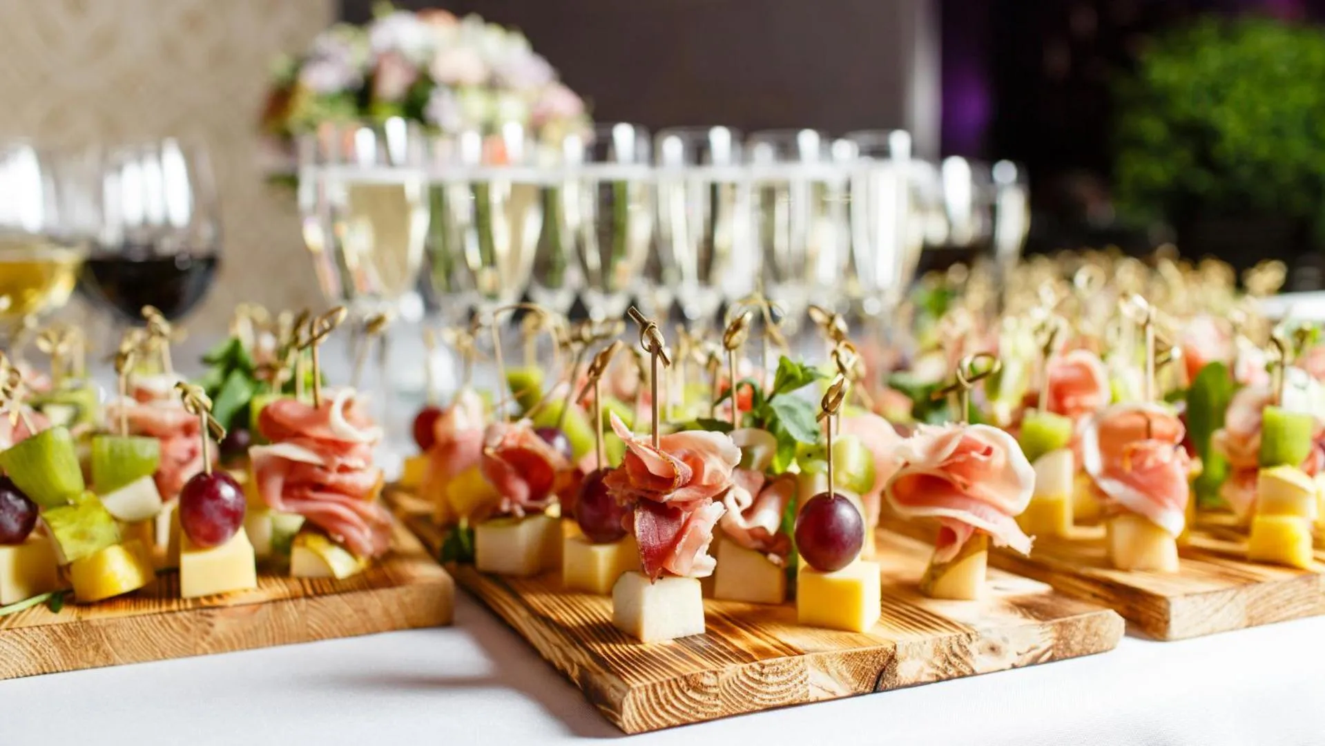 Restaurant/places to eat in Iness Hotel