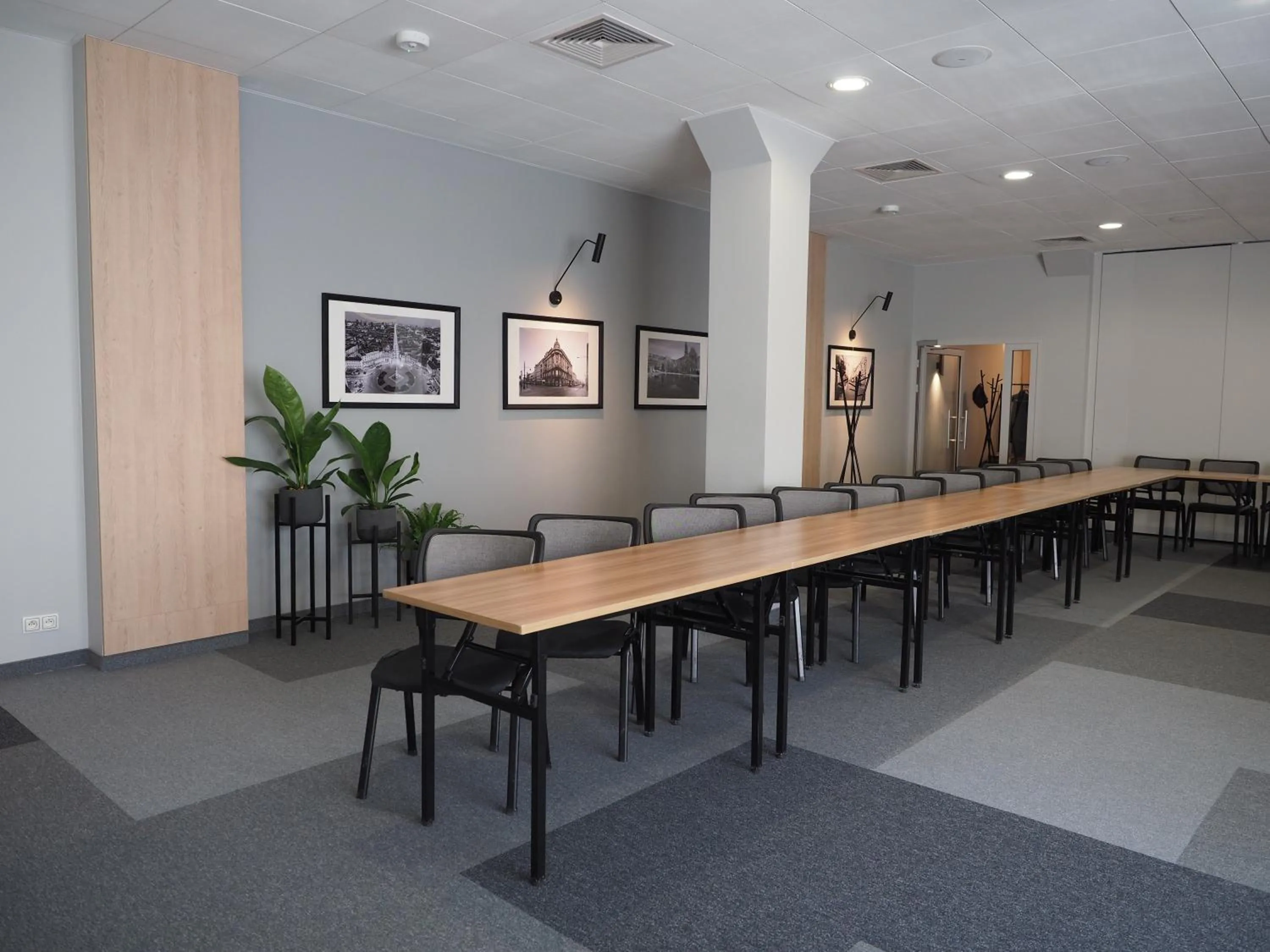 Meeting/conference room in Iness Hotel