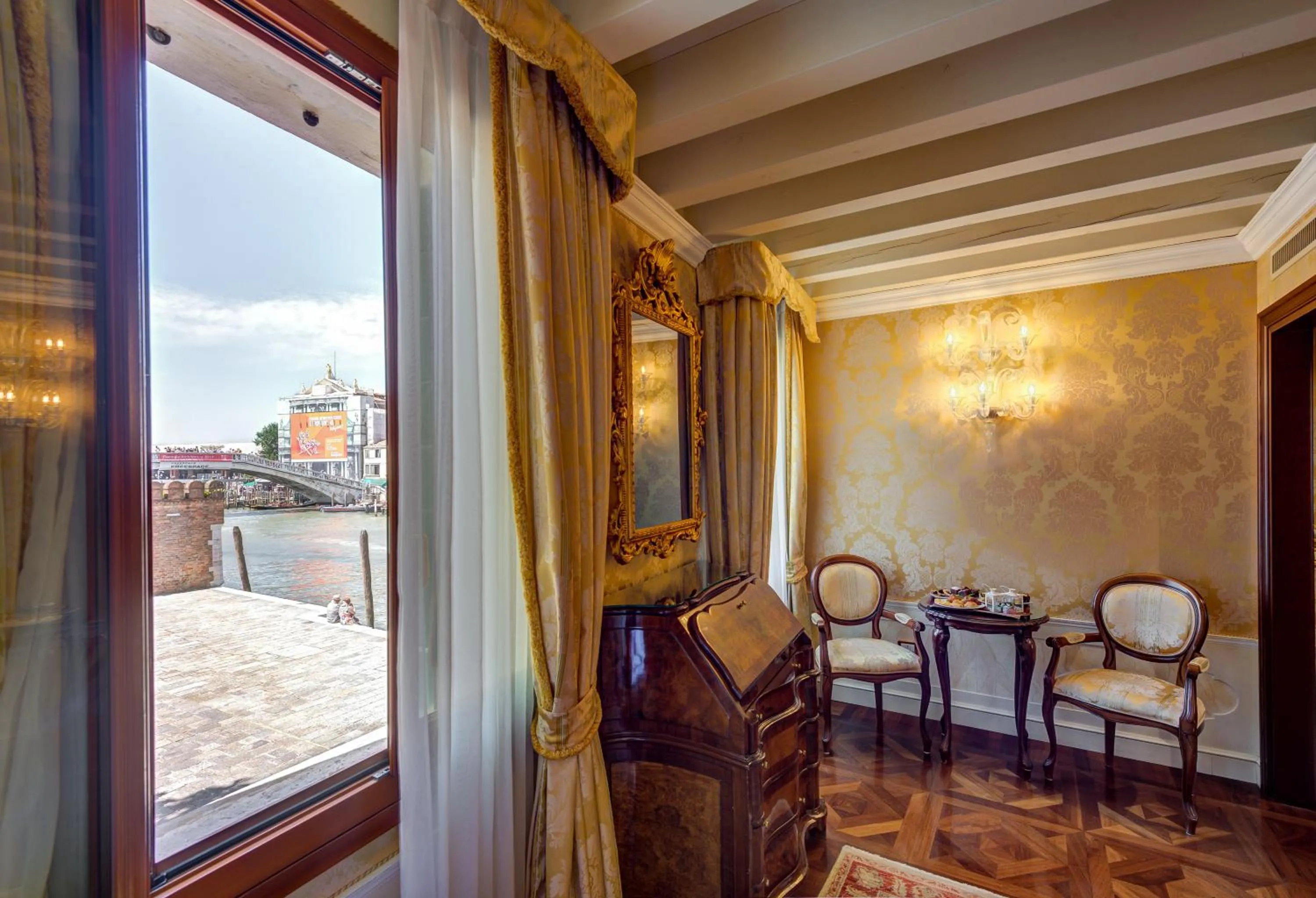 Living room in Canal Grande