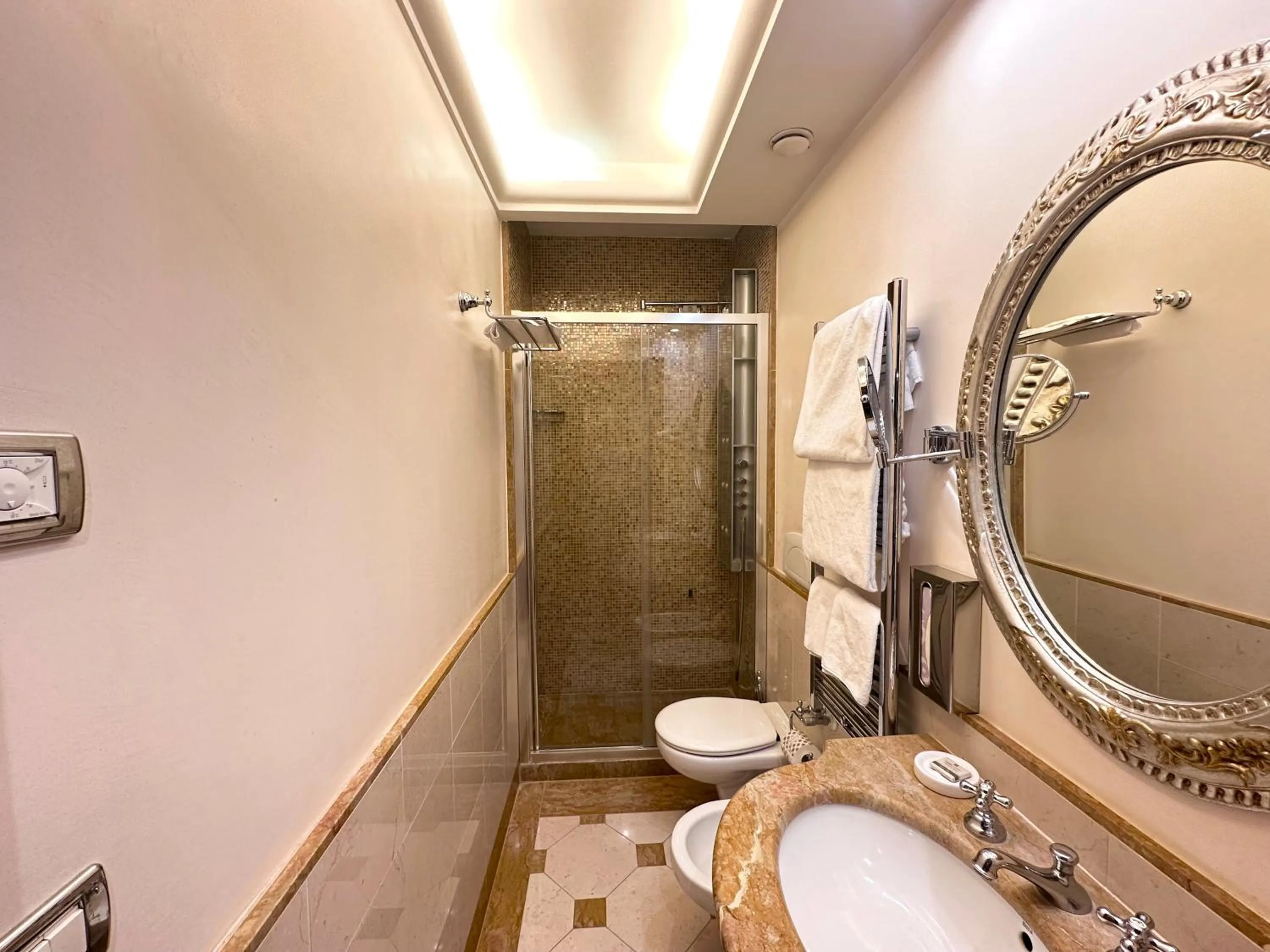 Bathroom in Canal Grande