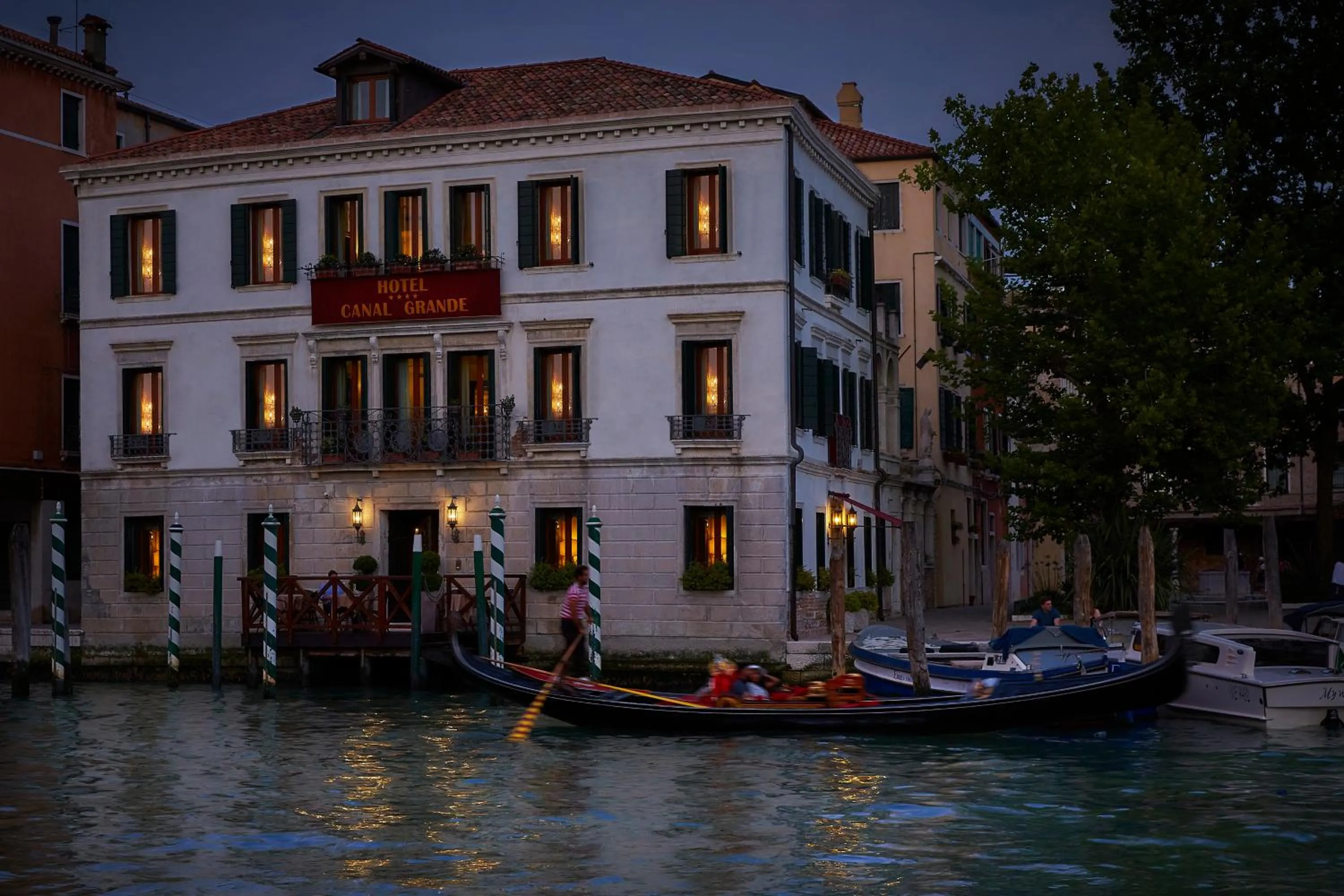 Property building in Canal Grande