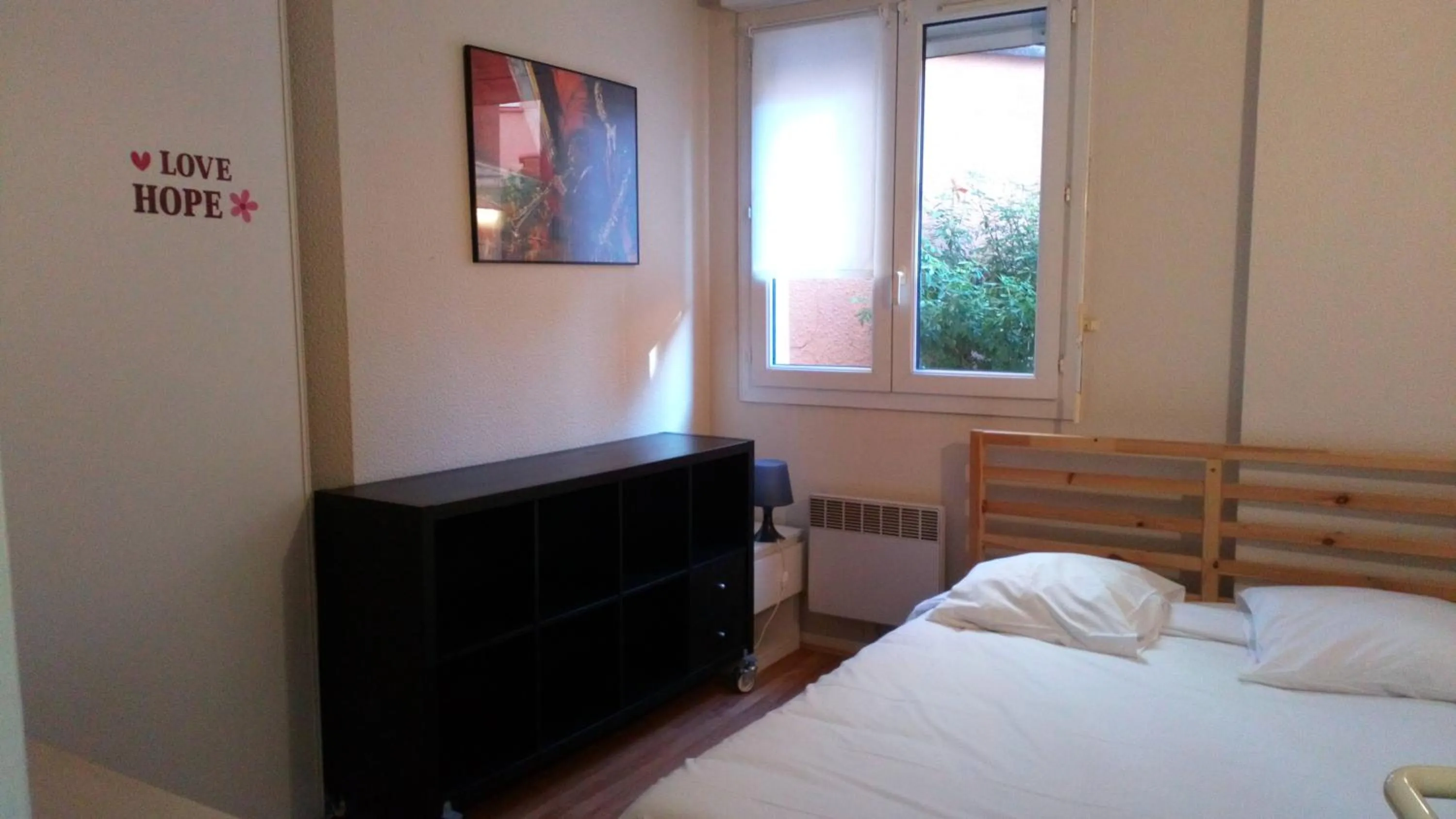 Photo of the whole room, Bed in Résidence le Pastel François Verdier