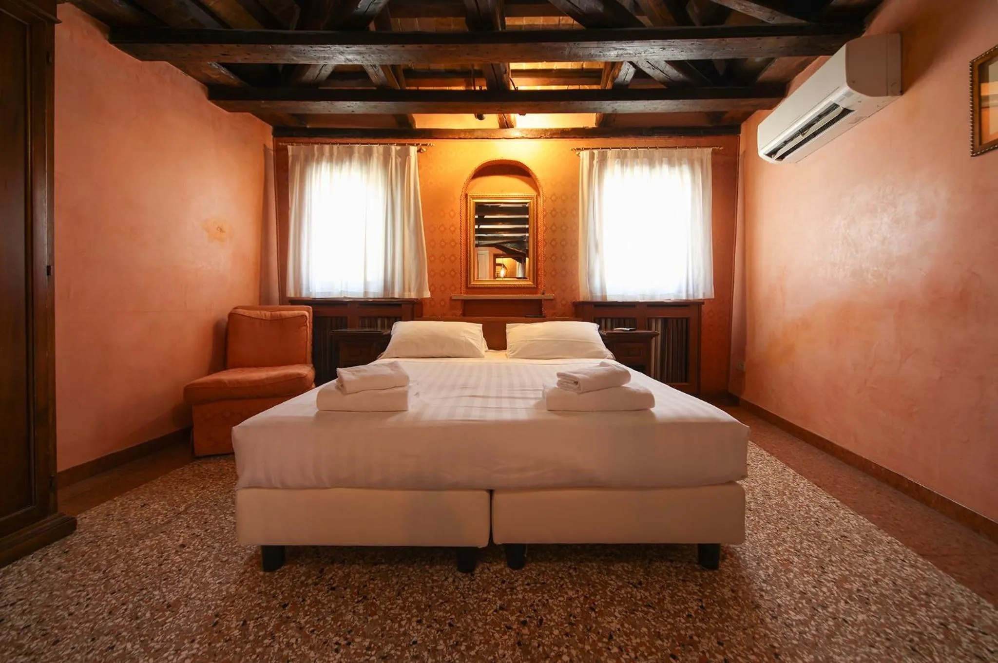 Bedroom, Bed in Locanda Antica Venezia