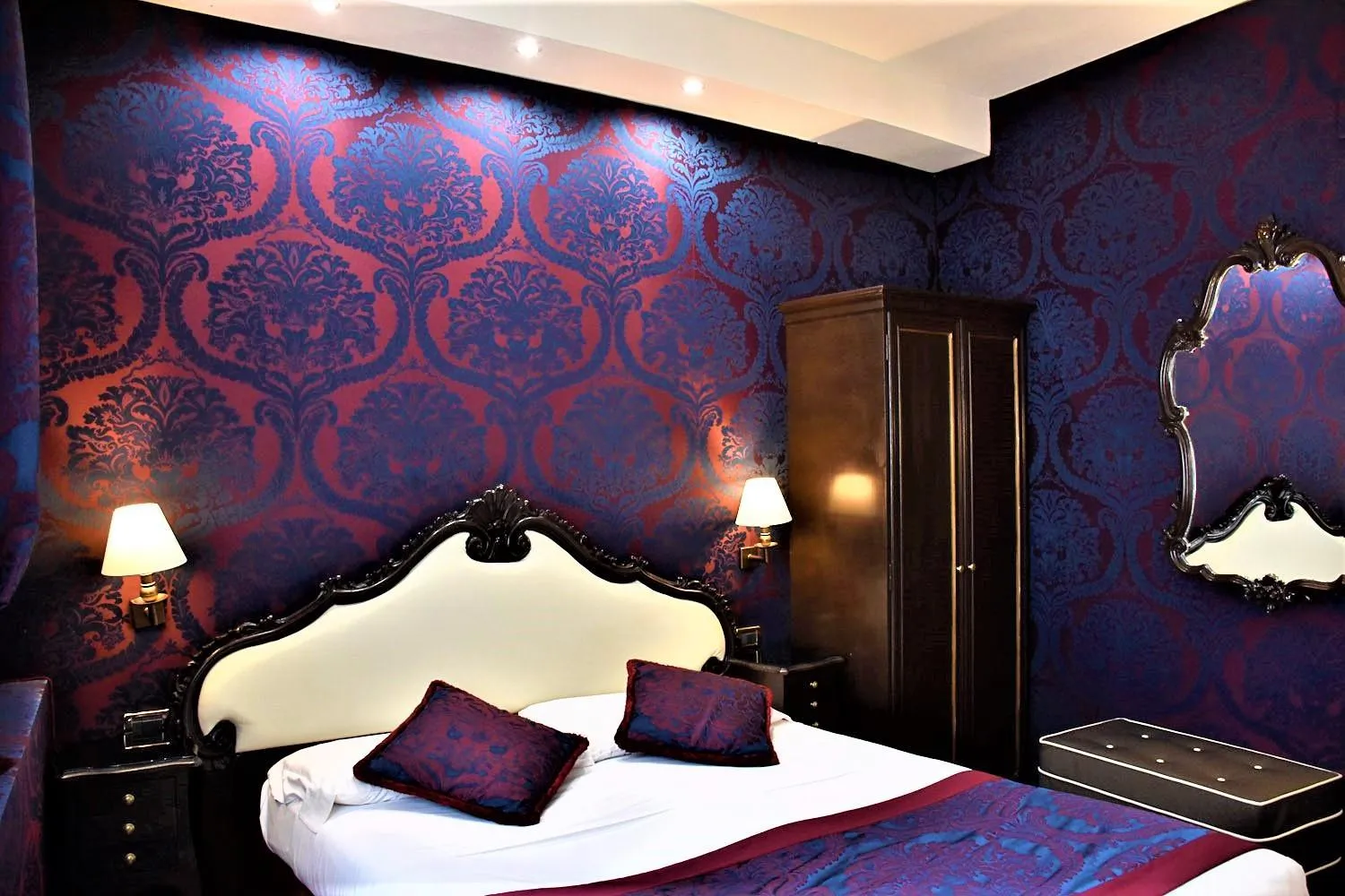 Photo of the whole room, Bed in Locanda Antica Venezia