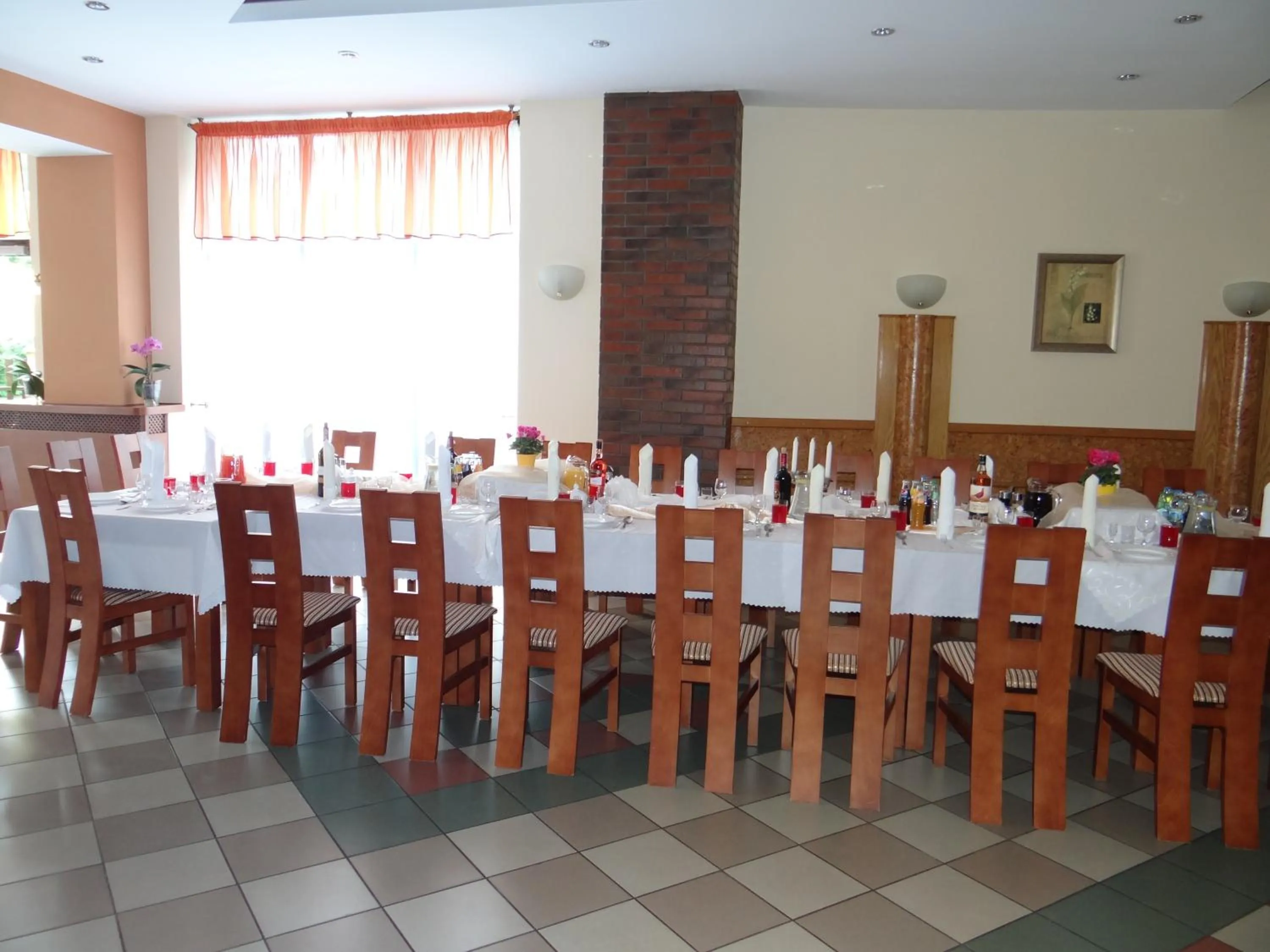 Restaurant/places to eat in Hotel Restauracja Kinga