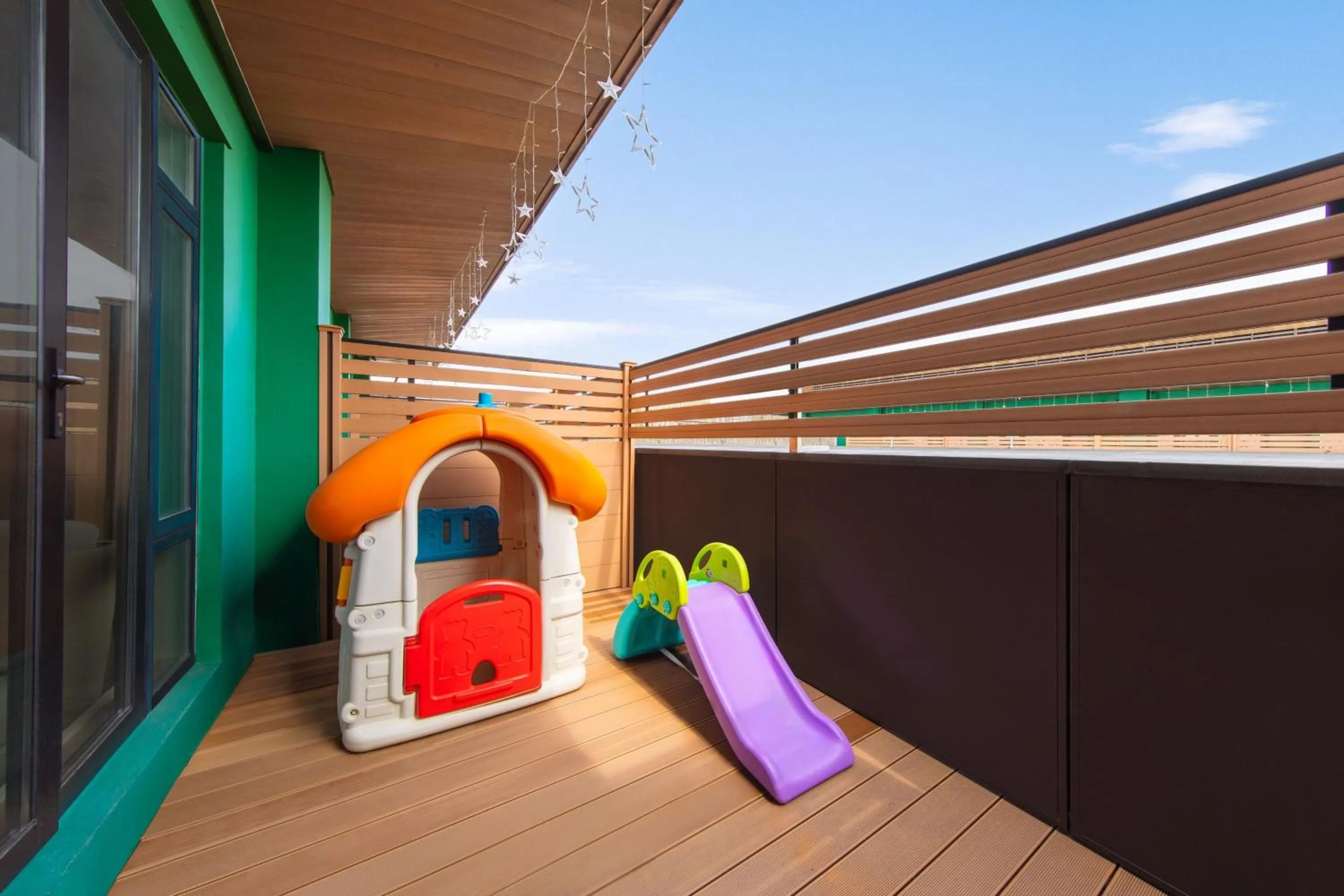 Photo of the whole room in Courtyard by Marriott Shanghai International Tourism and Resorts Zone