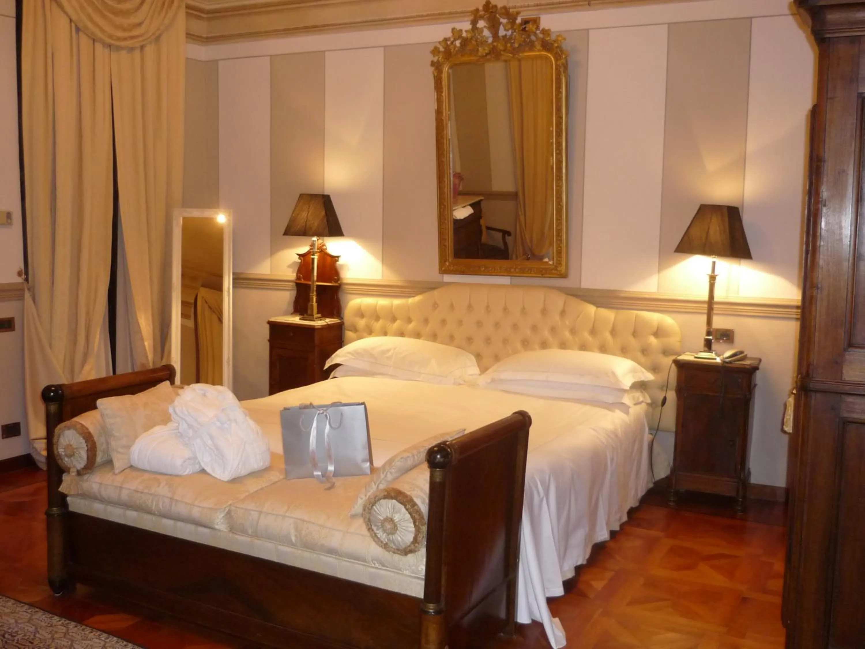 Bed in Hotel Villa Beccaris