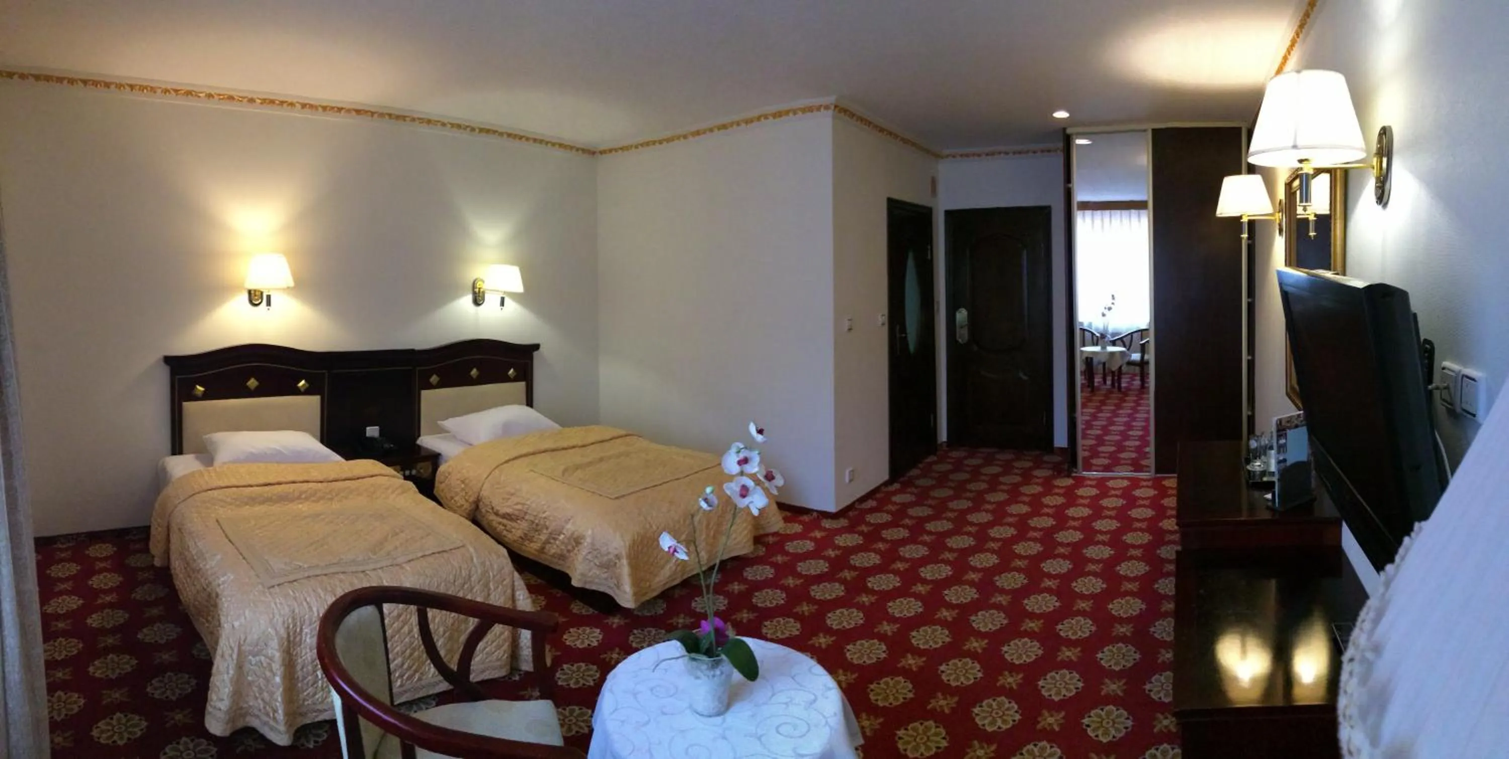 Bed in Hotel Colosseum