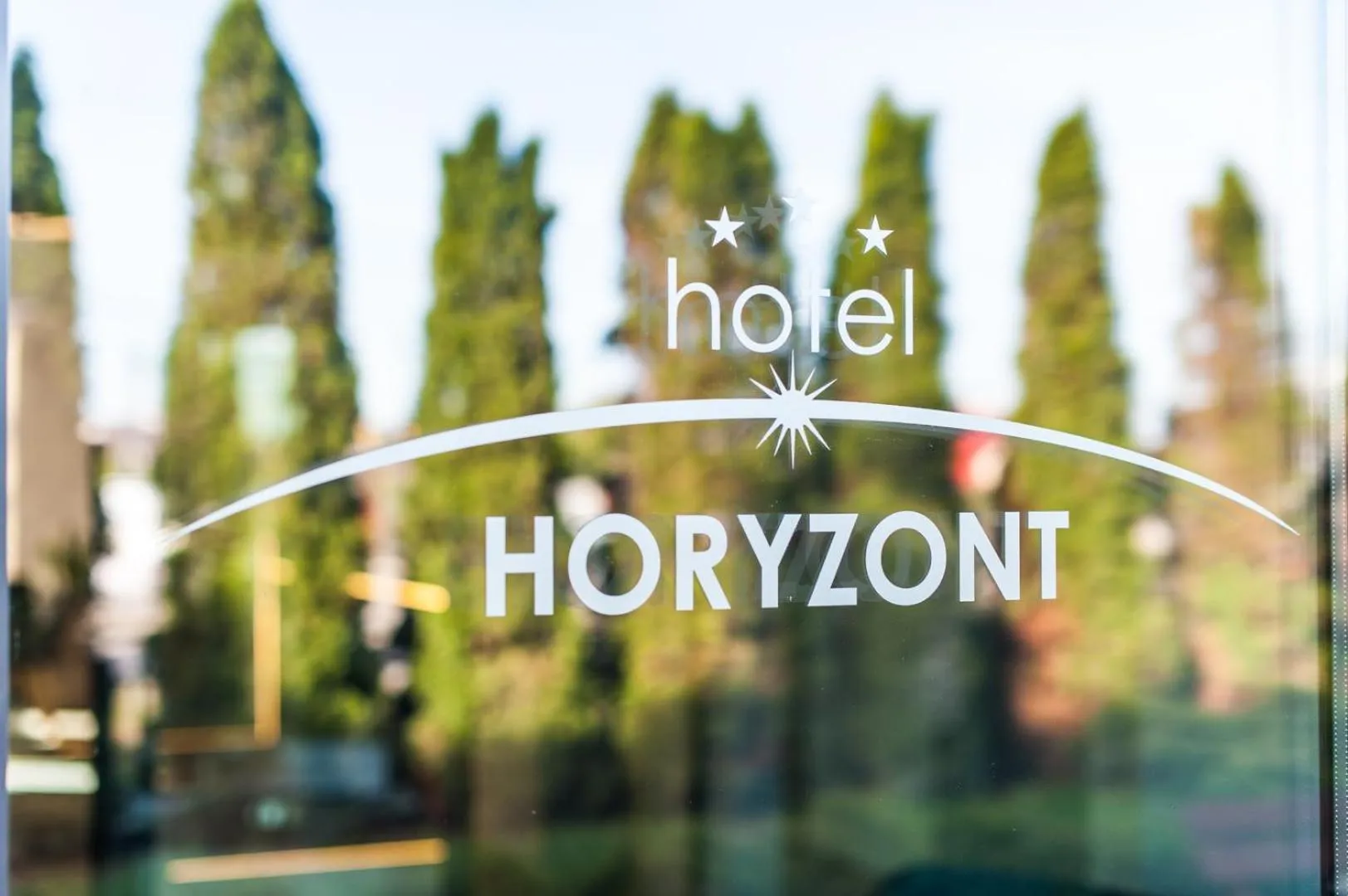 Logo/Certificate/Sign in Hotel Horyzont