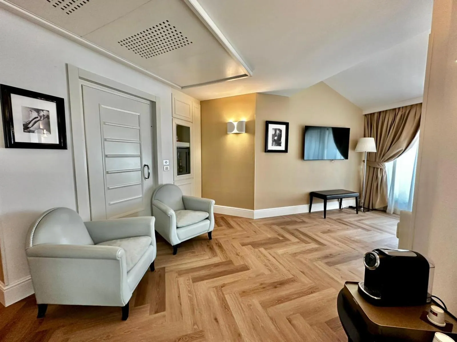 Seating area in Maison Milano | UNA Esperienze