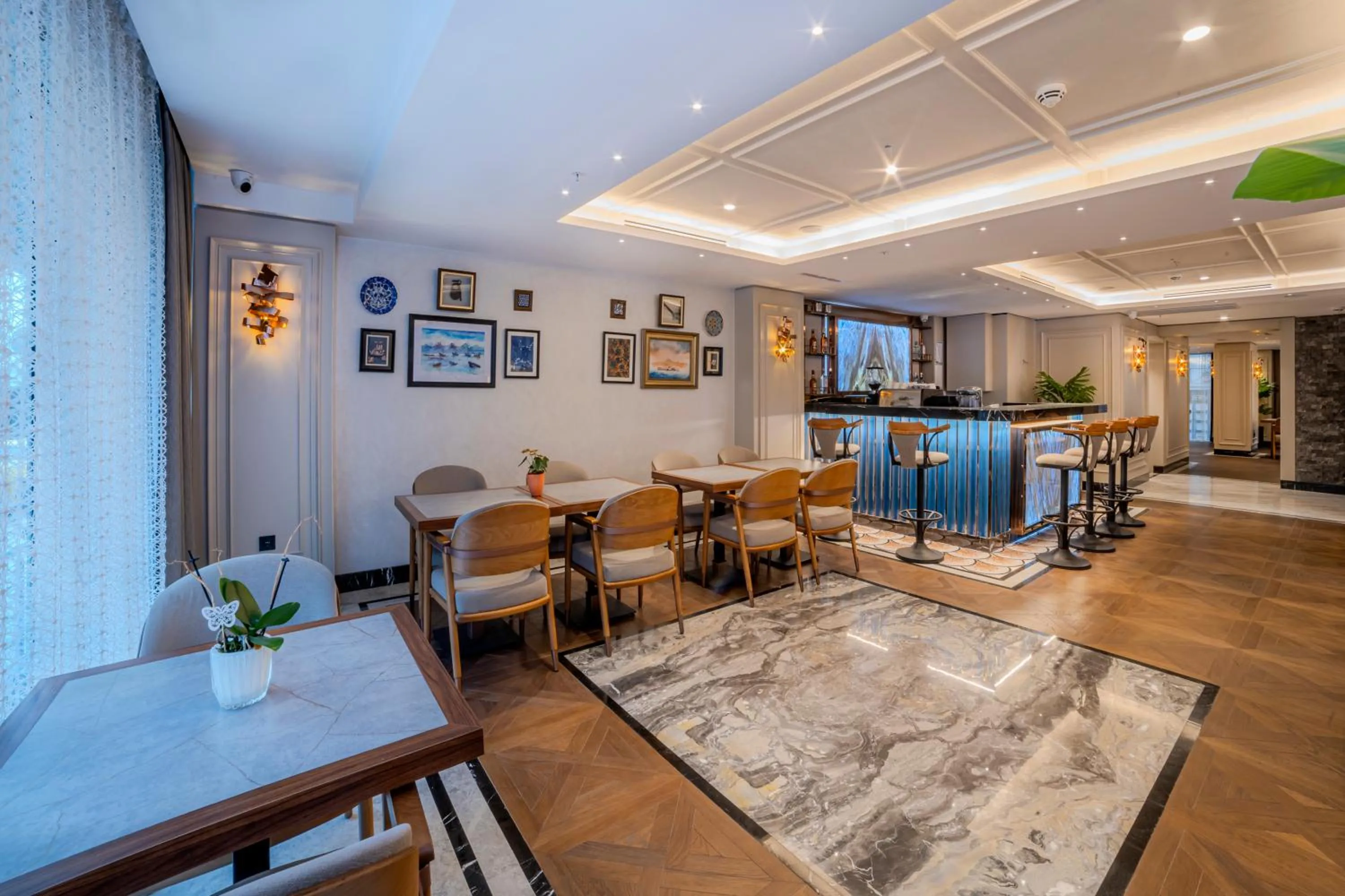 Lounge or bar in Grand Hilarium Hotel