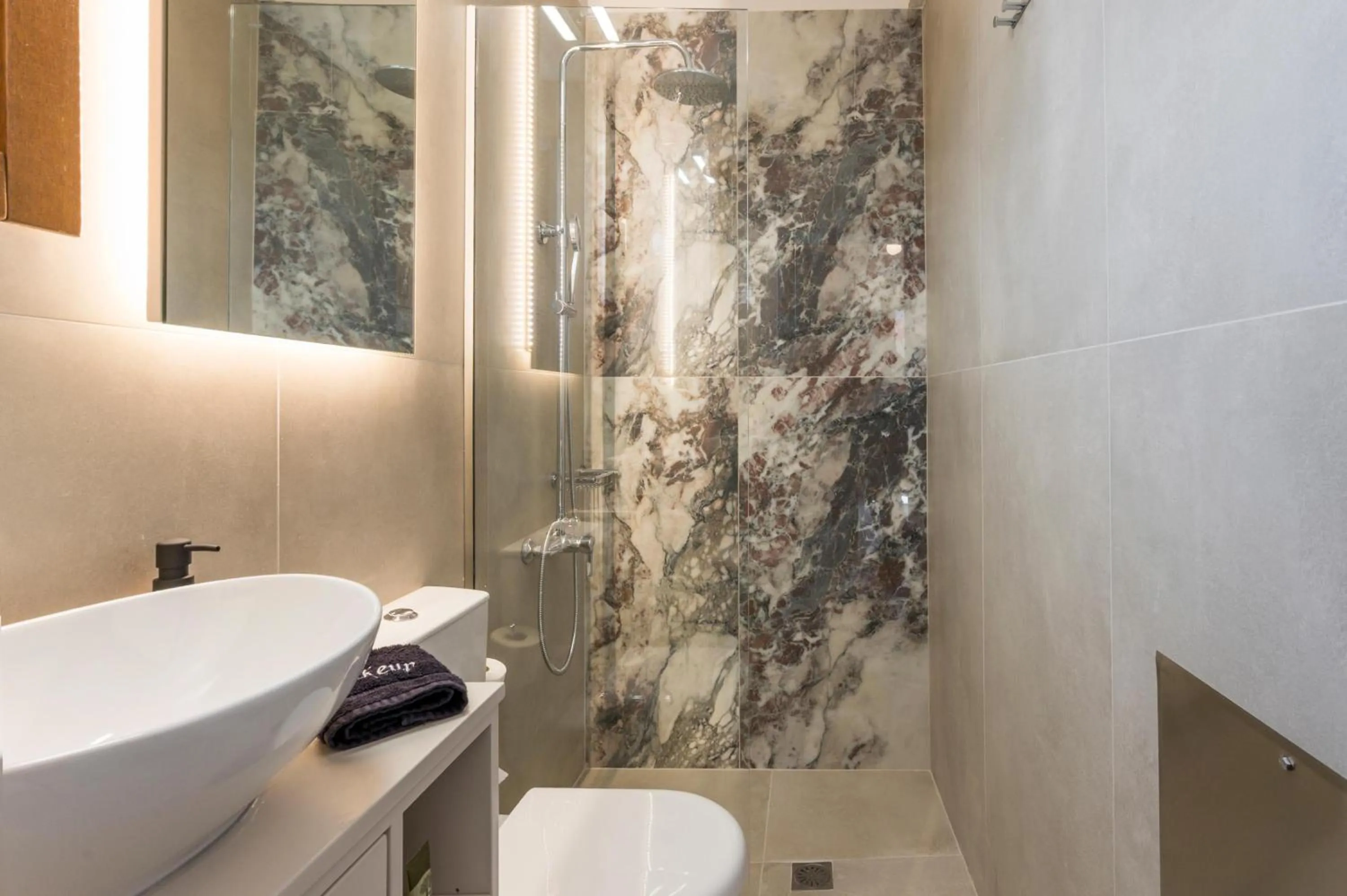 Shower in Porto Orion Studios