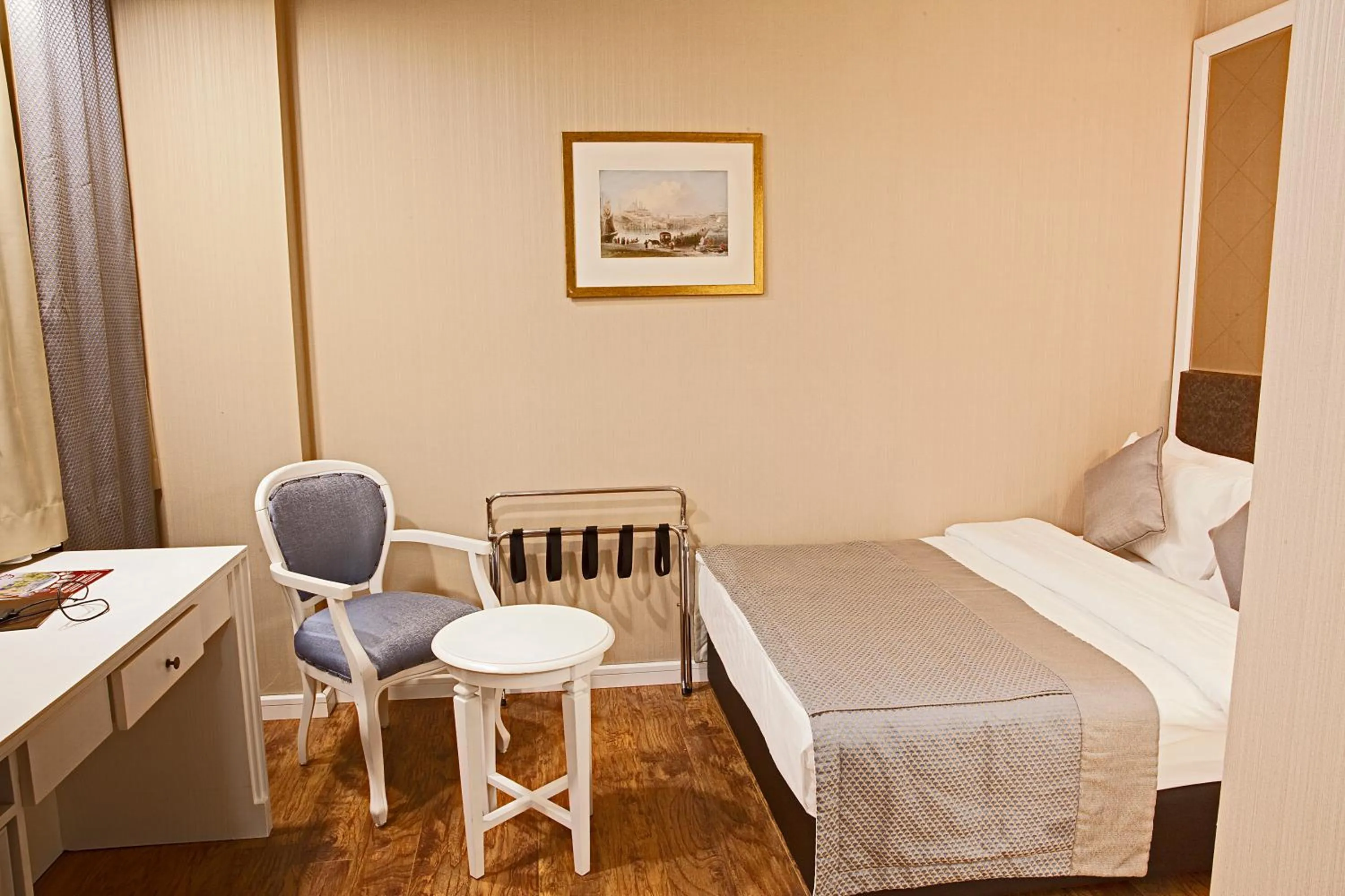 Bed in Seres Hotel Old City