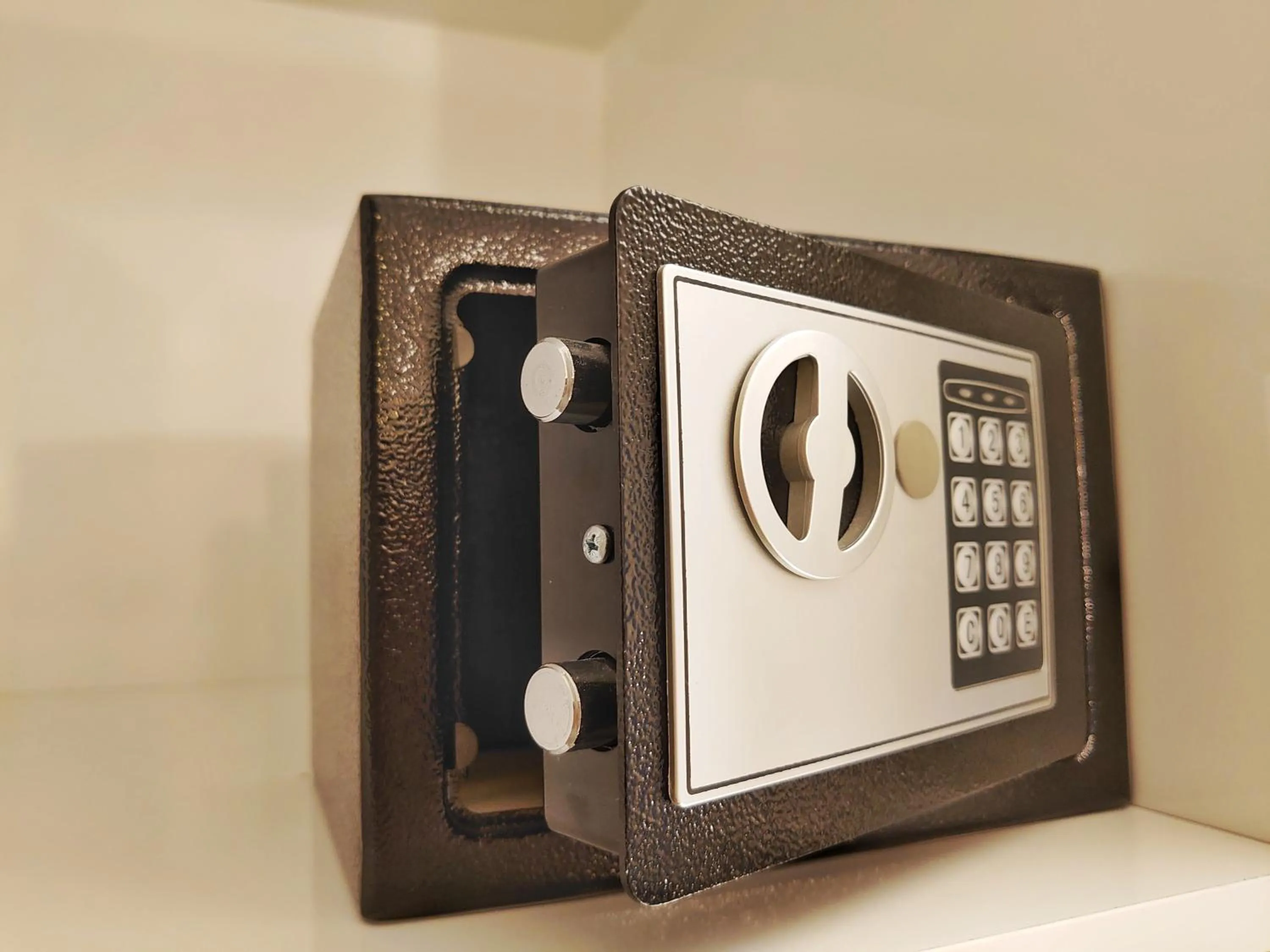 safe in Orient Mintur Hotel