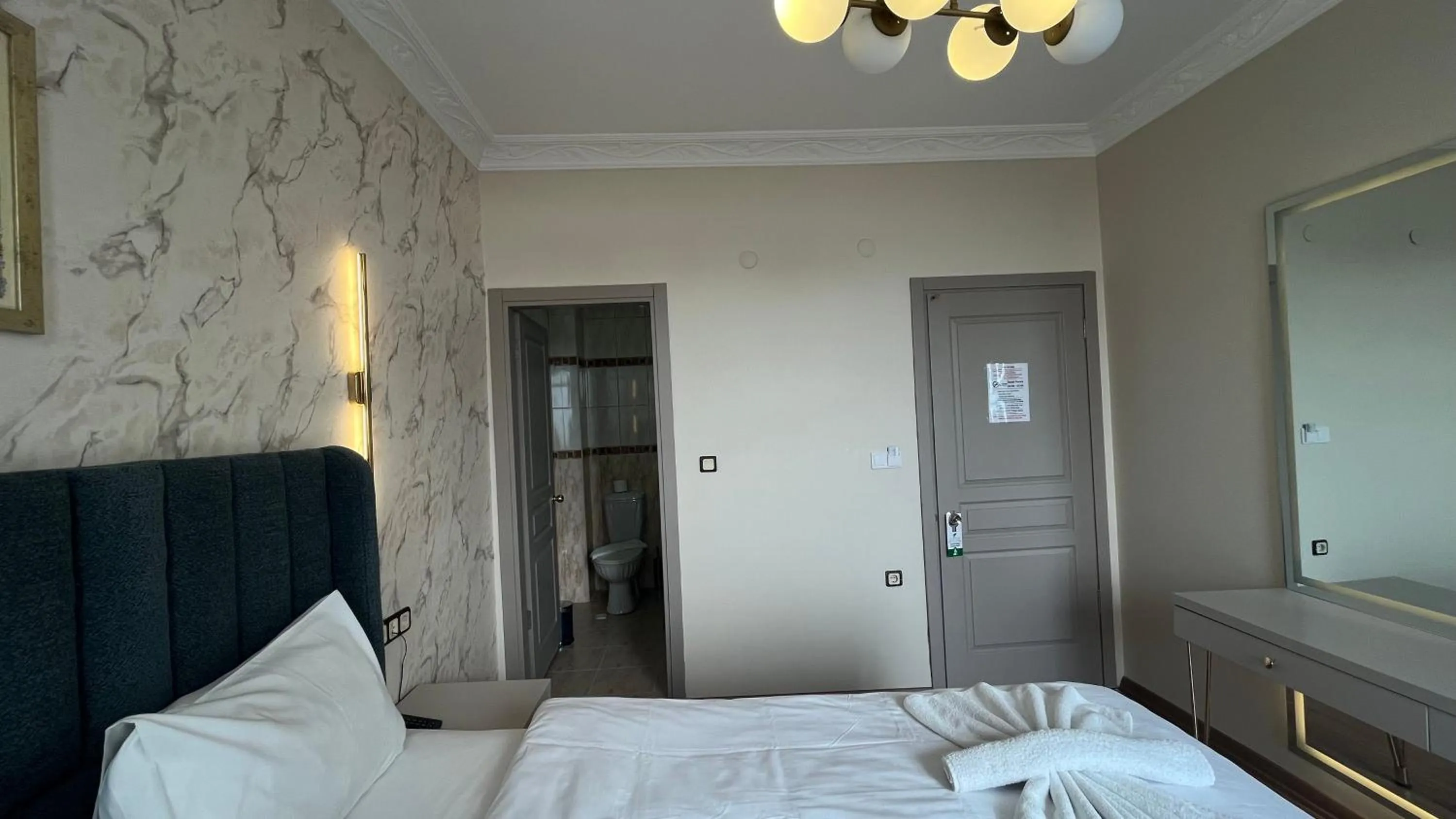 Bed in Hotel Tulip House