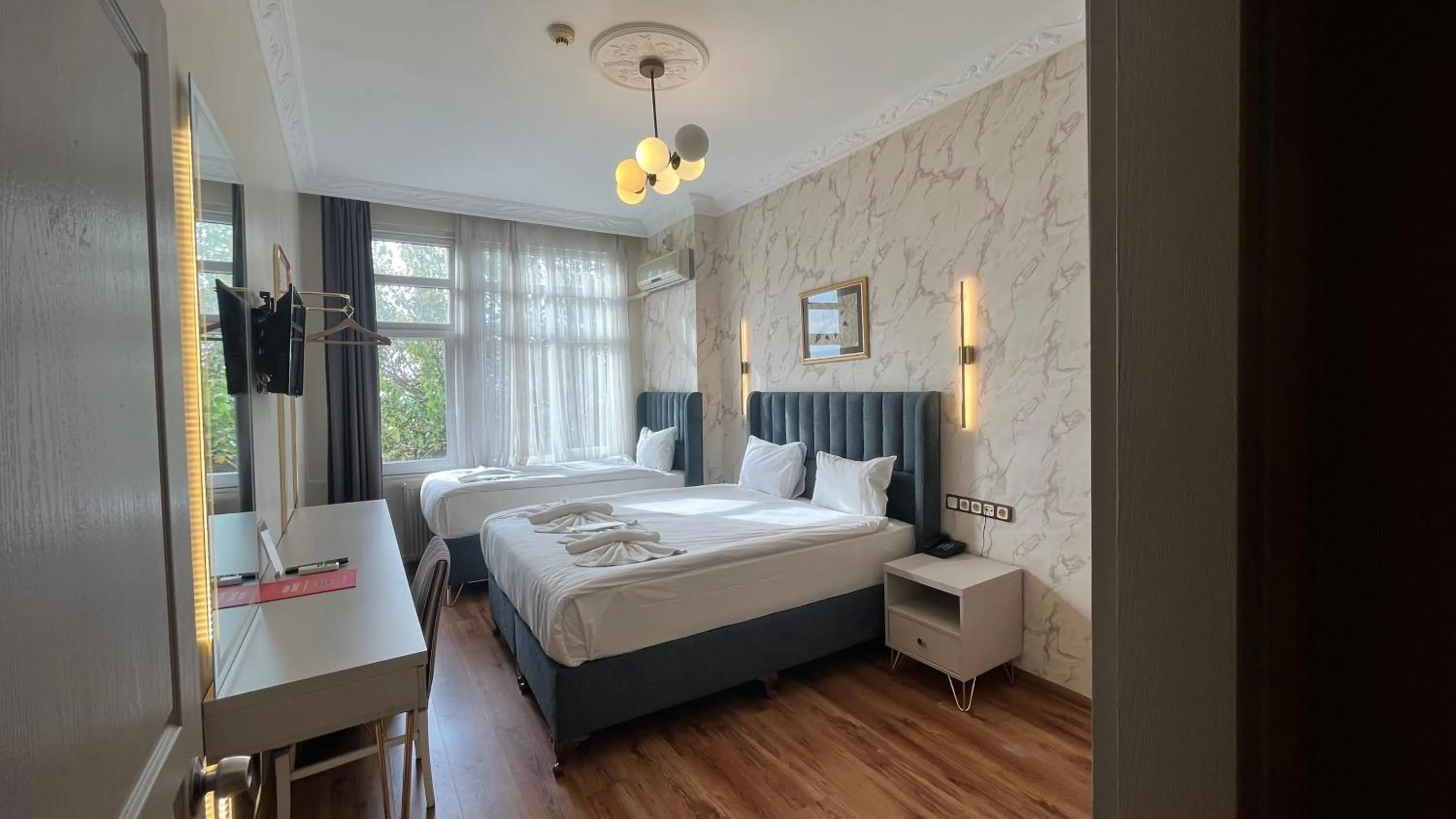 Bed in Hotel Tulip House