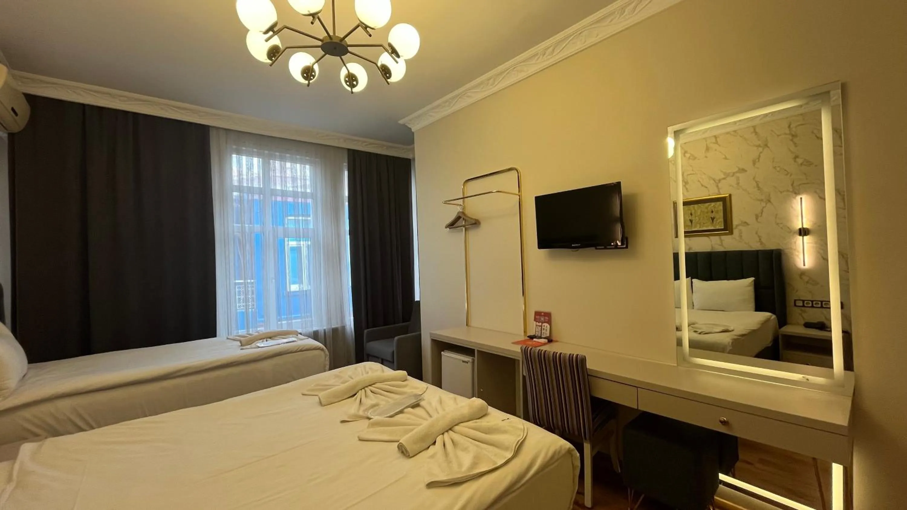 Bed in Hotel Tulip House