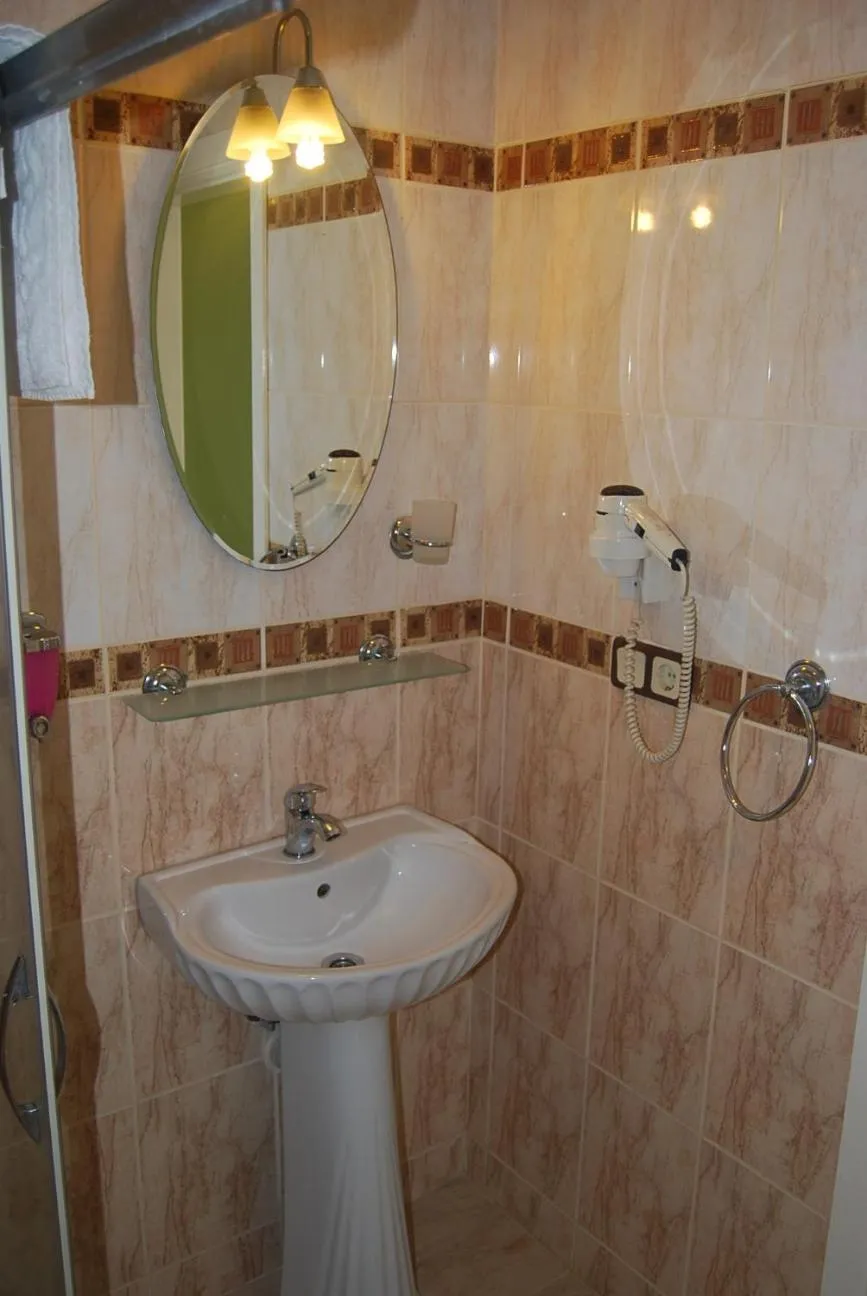 Bathroom in Hotel Tulip House