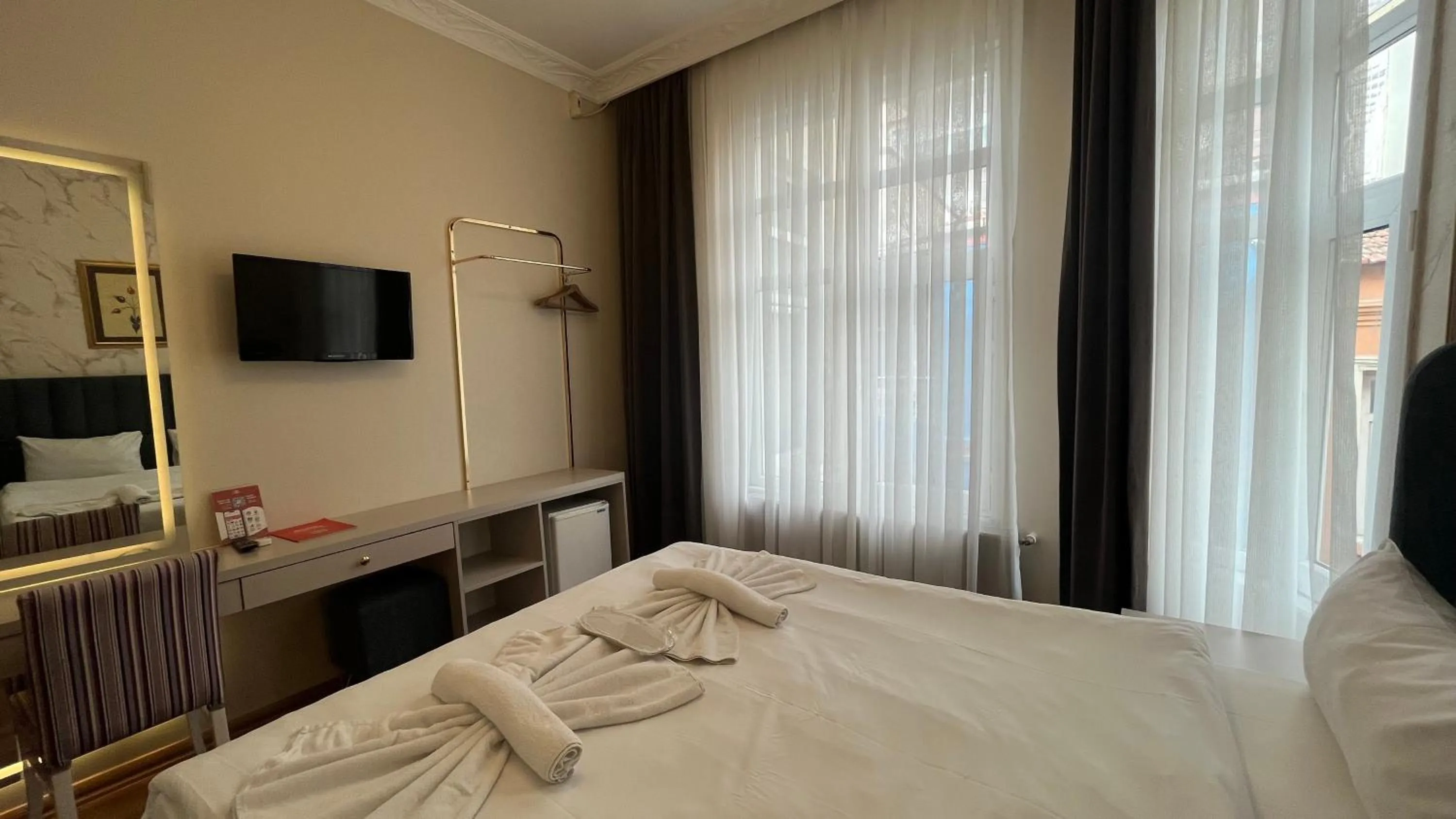 Bed in Hotel Tulip House