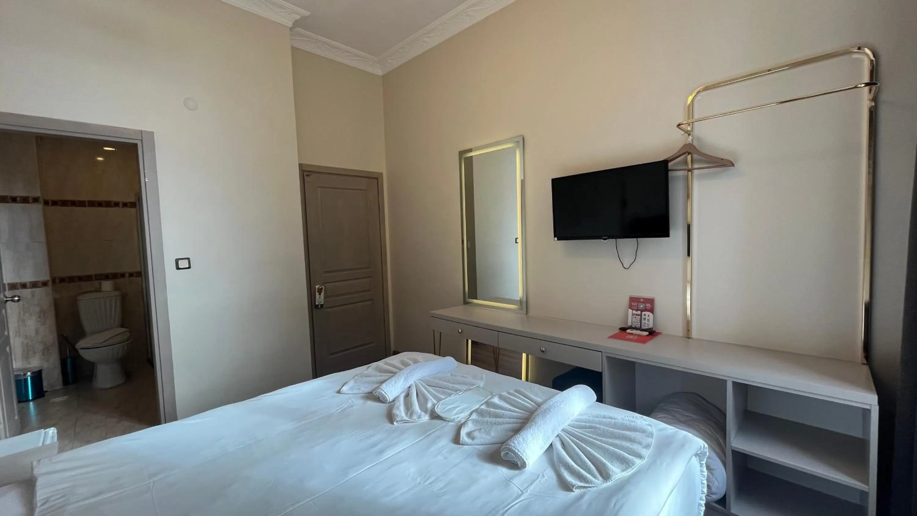 Bed in Hotel Tulip House