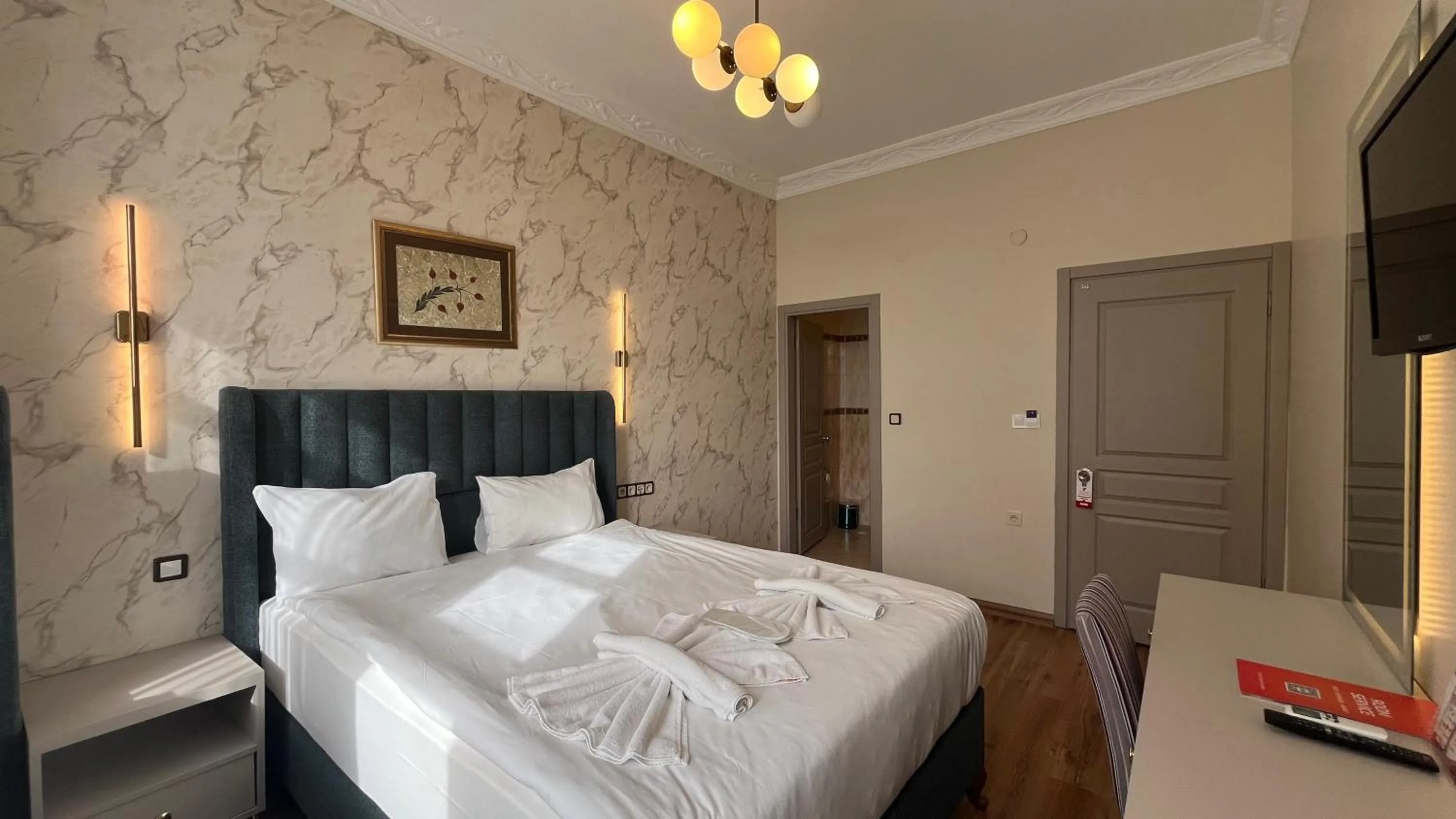 Bed in Hotel Tulip House