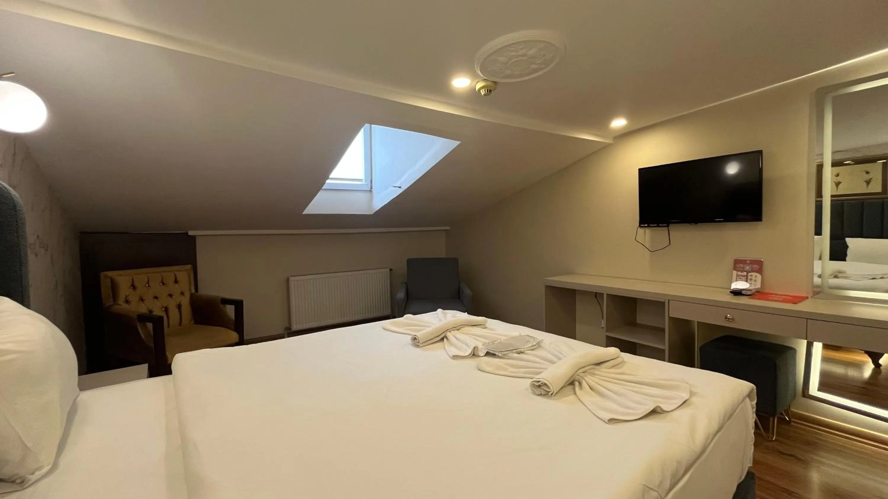 Bed in Hotel Tulip House