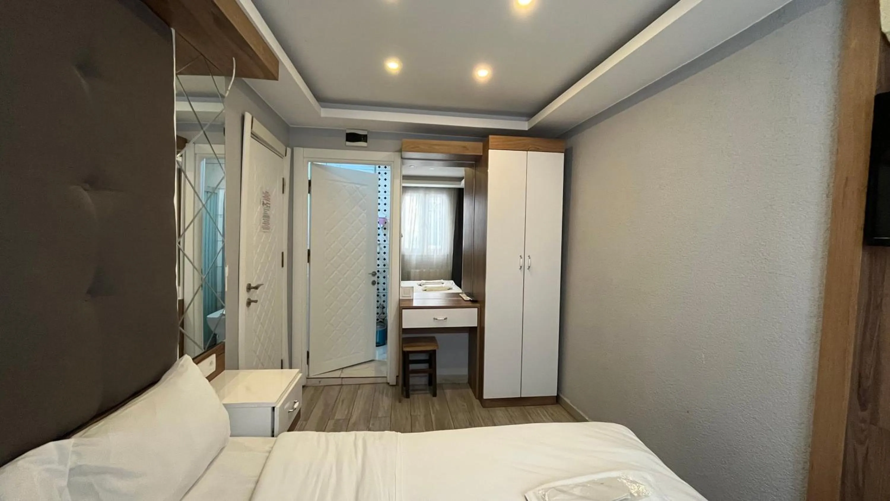 Bedroom, Bed in Hotel Tulip House