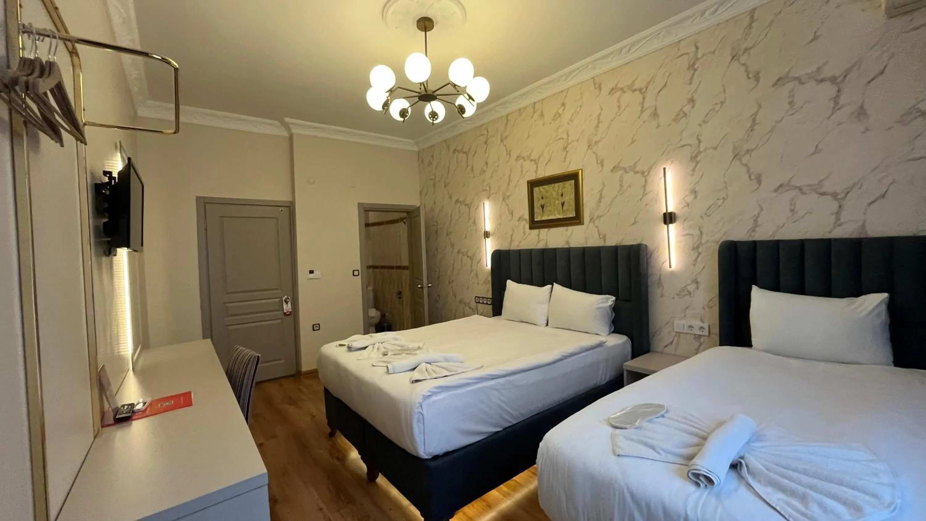 Bed in Hotel Tulip House