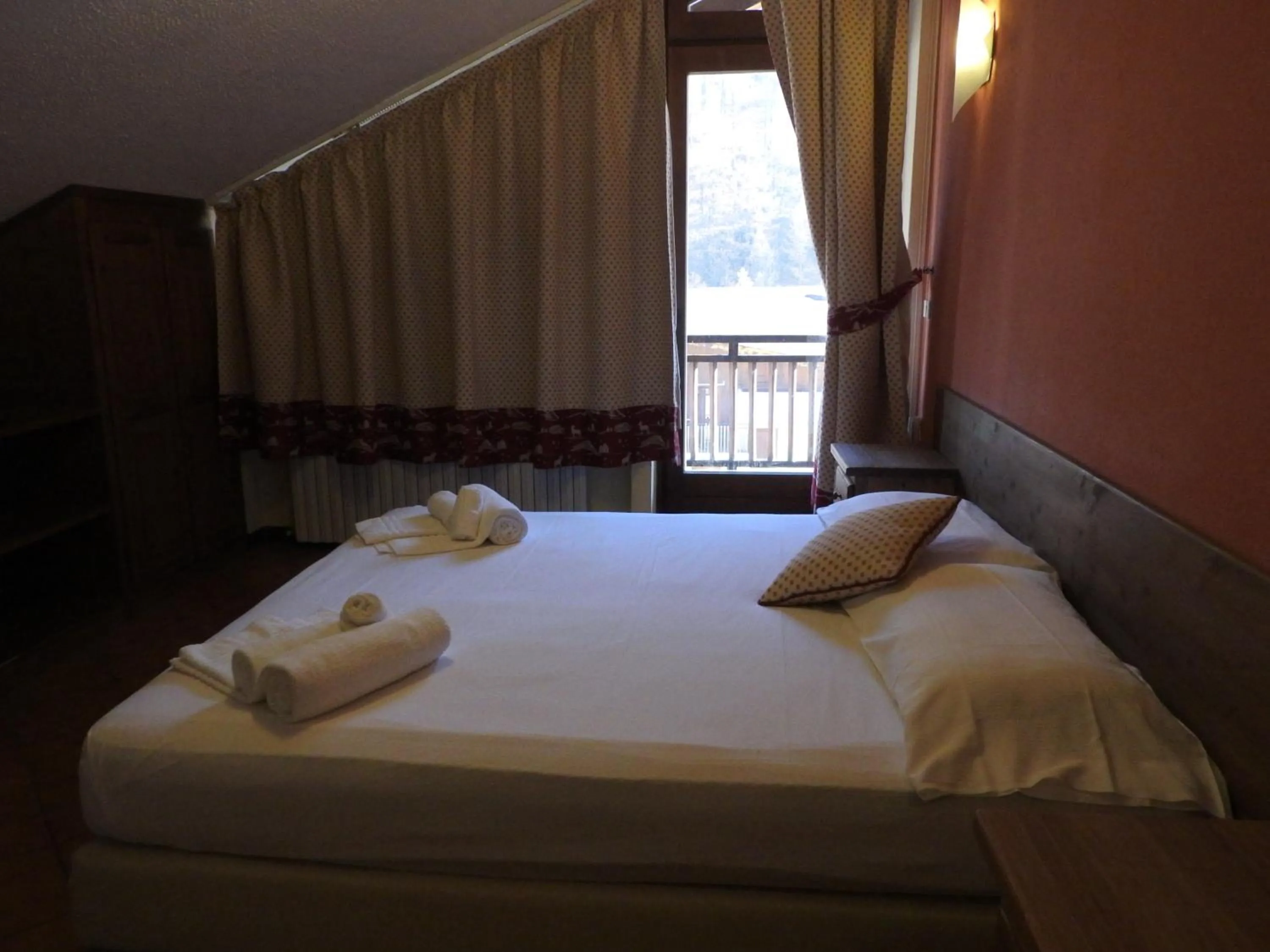 Bed in Hotel Sciatori